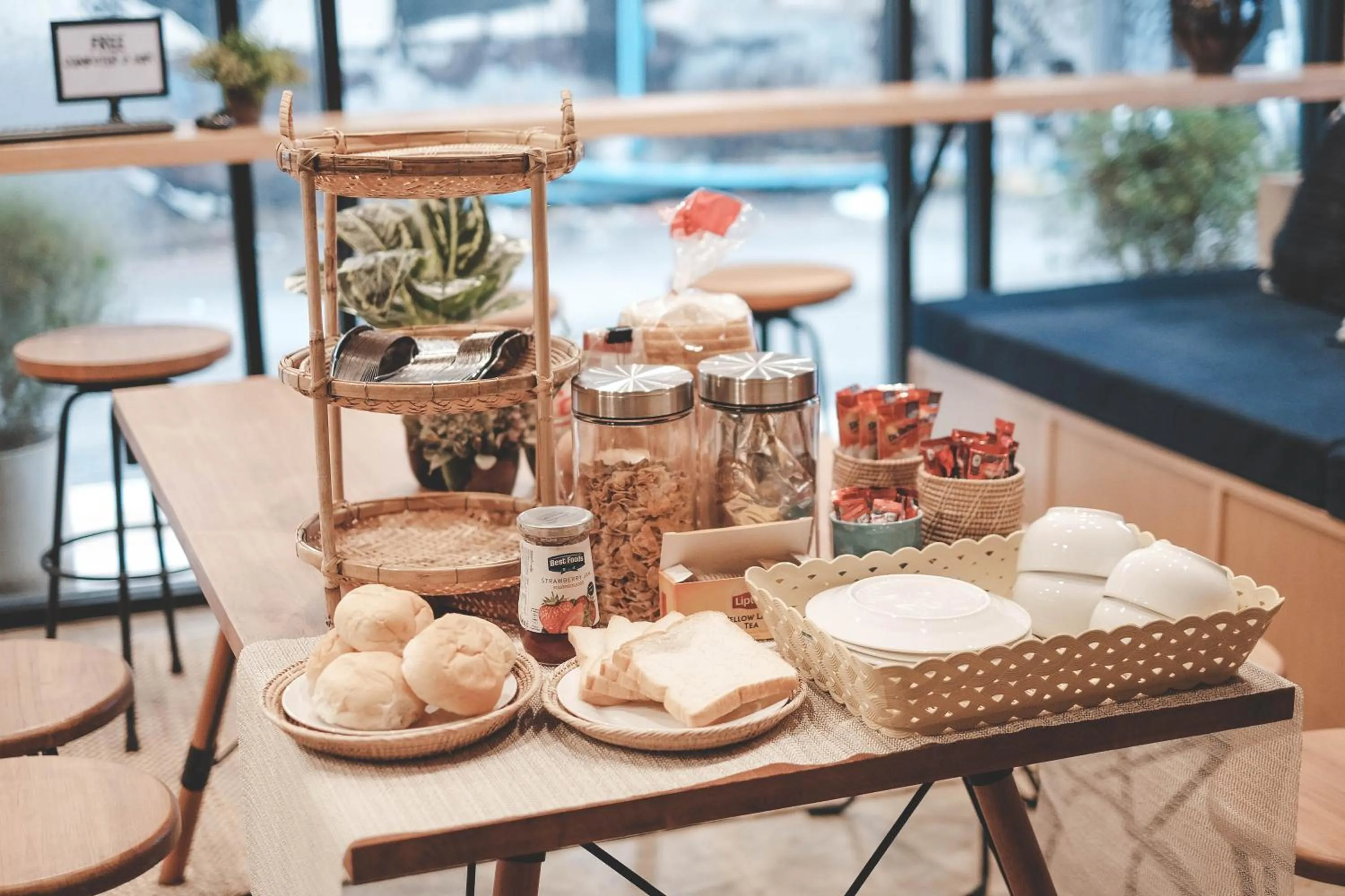 Breakfast in Stay Thapae Hostel