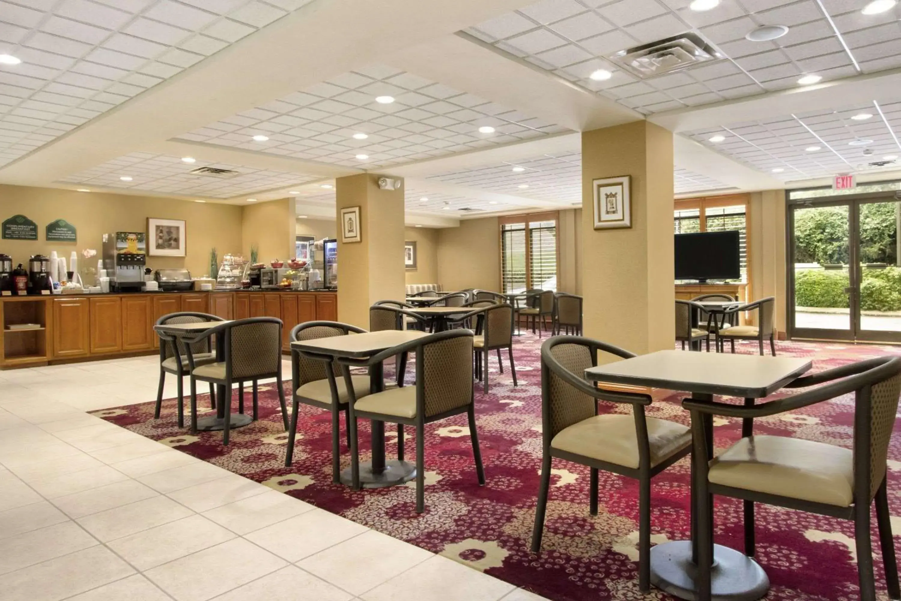 Restaurant/places to eat in Wingate by Wyndham - Chattanooga Restaurant/places to eat in Wingate by Wyndham - Chattanooga