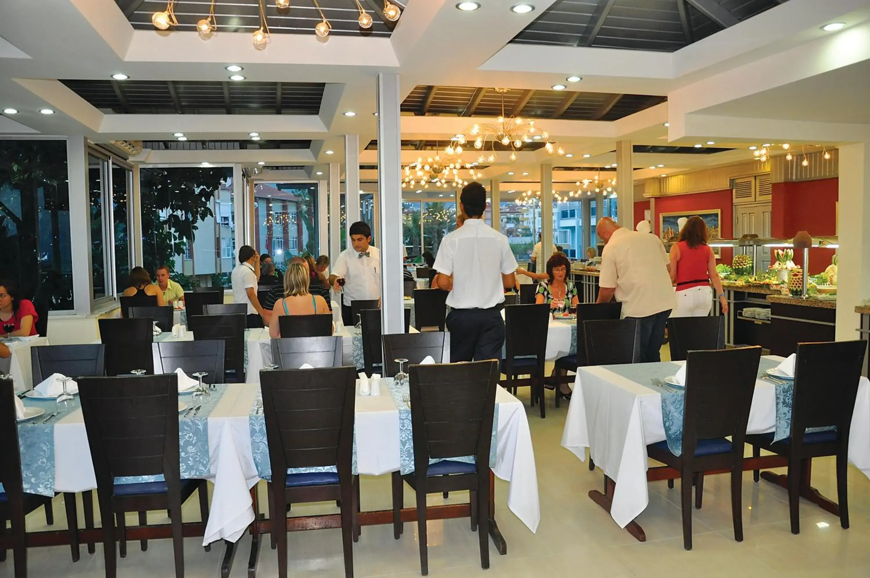 Breakfast, Restaurant/Places to Eat in Blue Diamond Alya Hotel