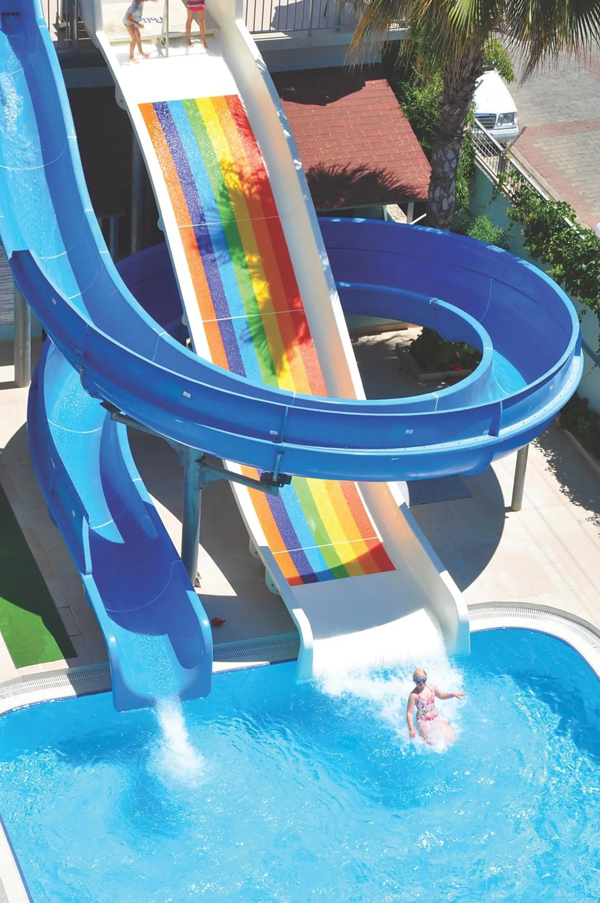 Swimming pool in Blue Diamond Alya Hotel