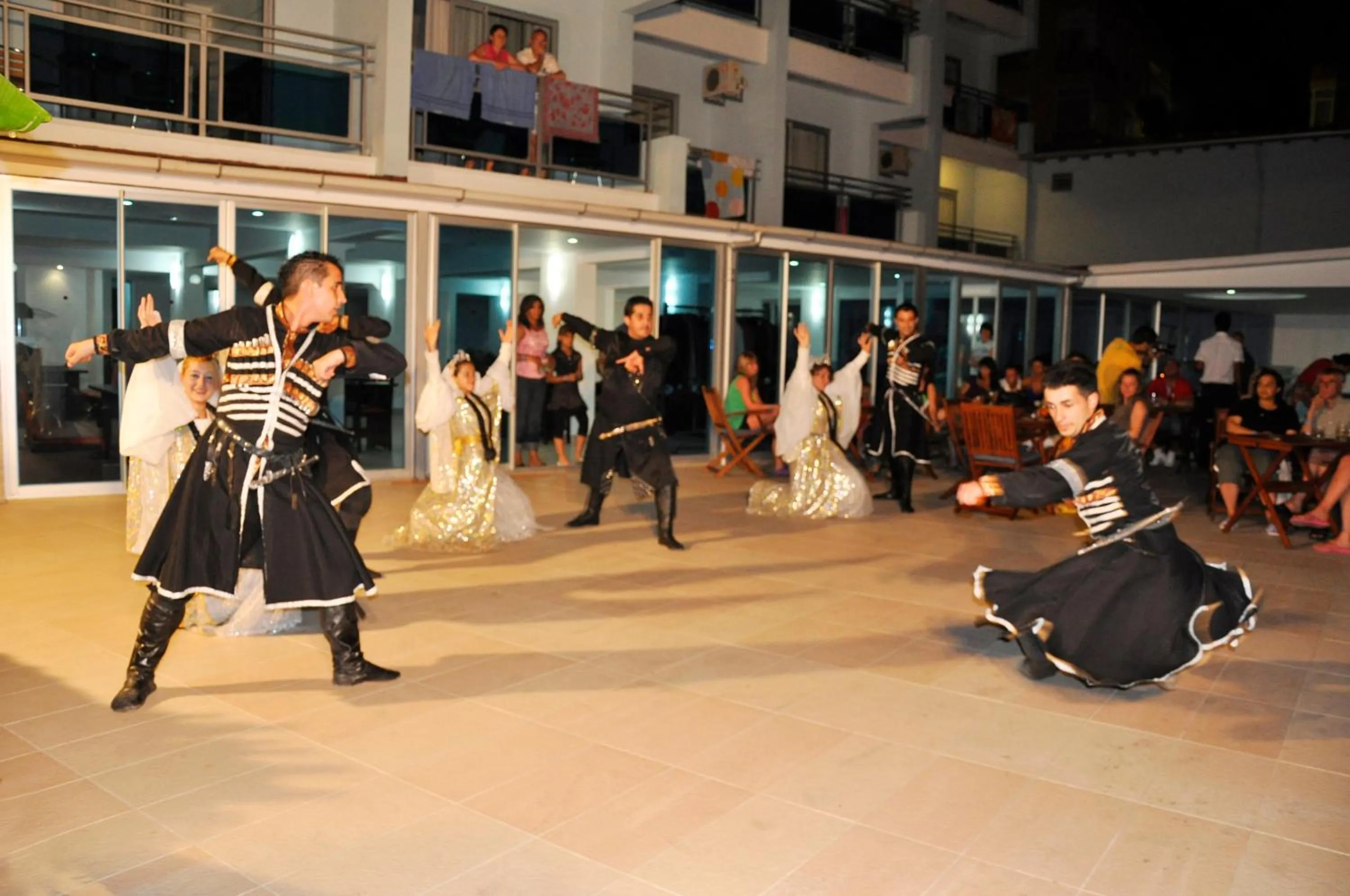 Evening entertainment in Blue Diamond Alya Hotel