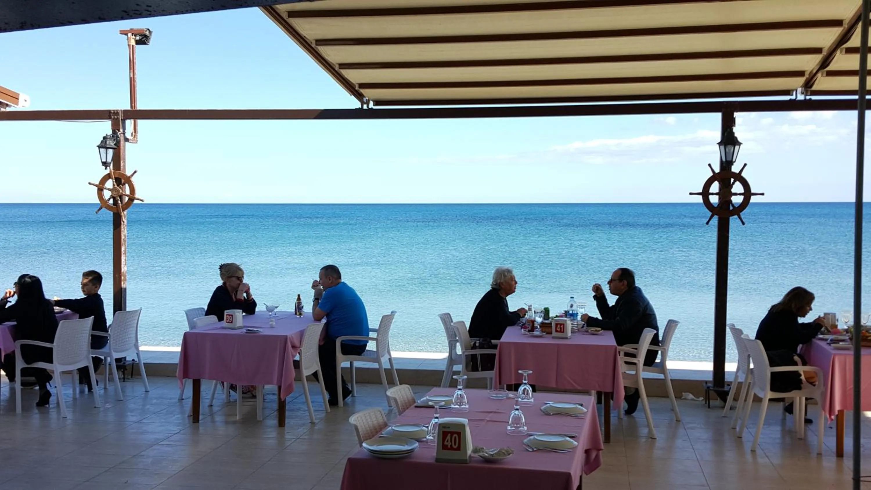 Restaurant/places to eat in Exotic Hotel & SPA