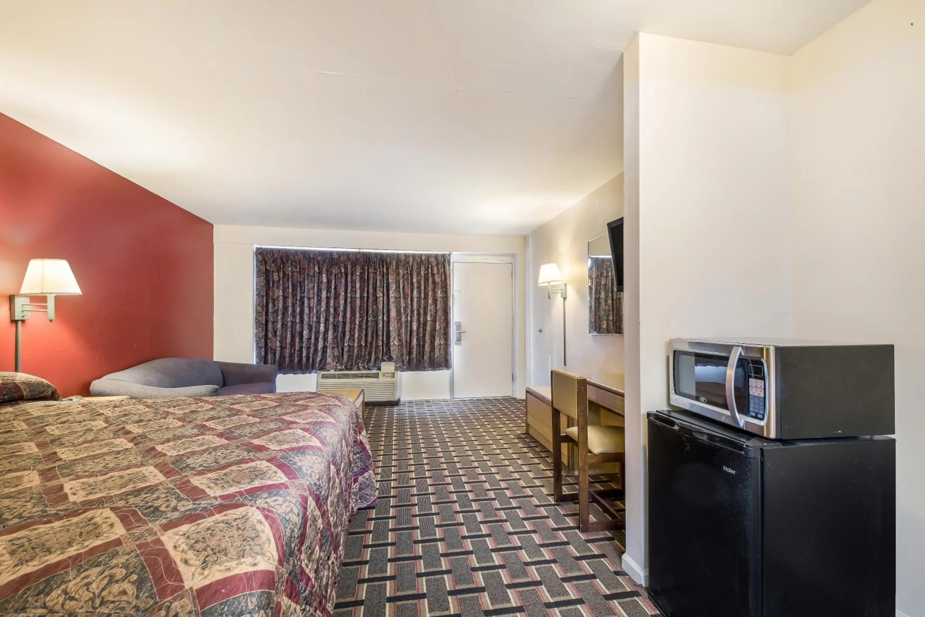 Knights Inn - Cleveland