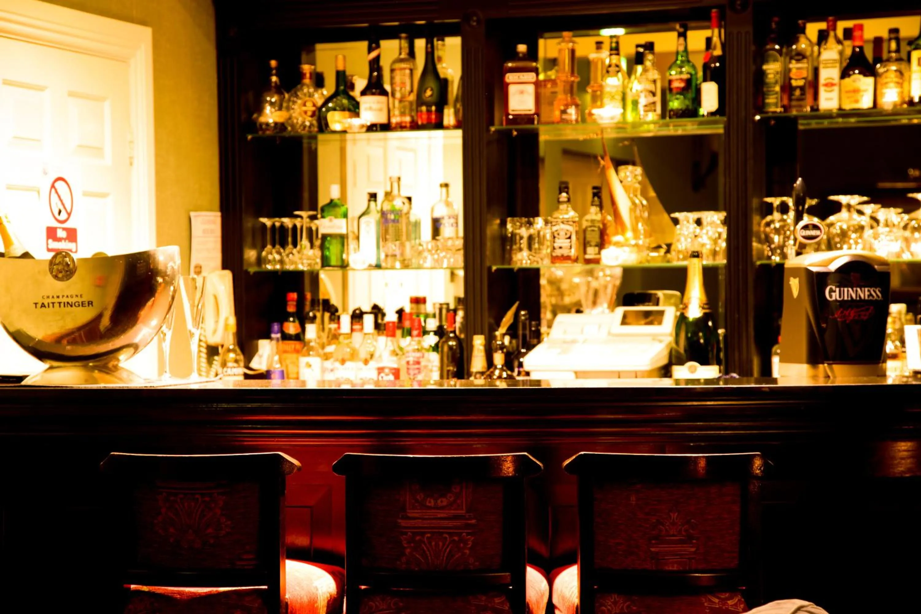 Lounge or bar in Ardmore Country House