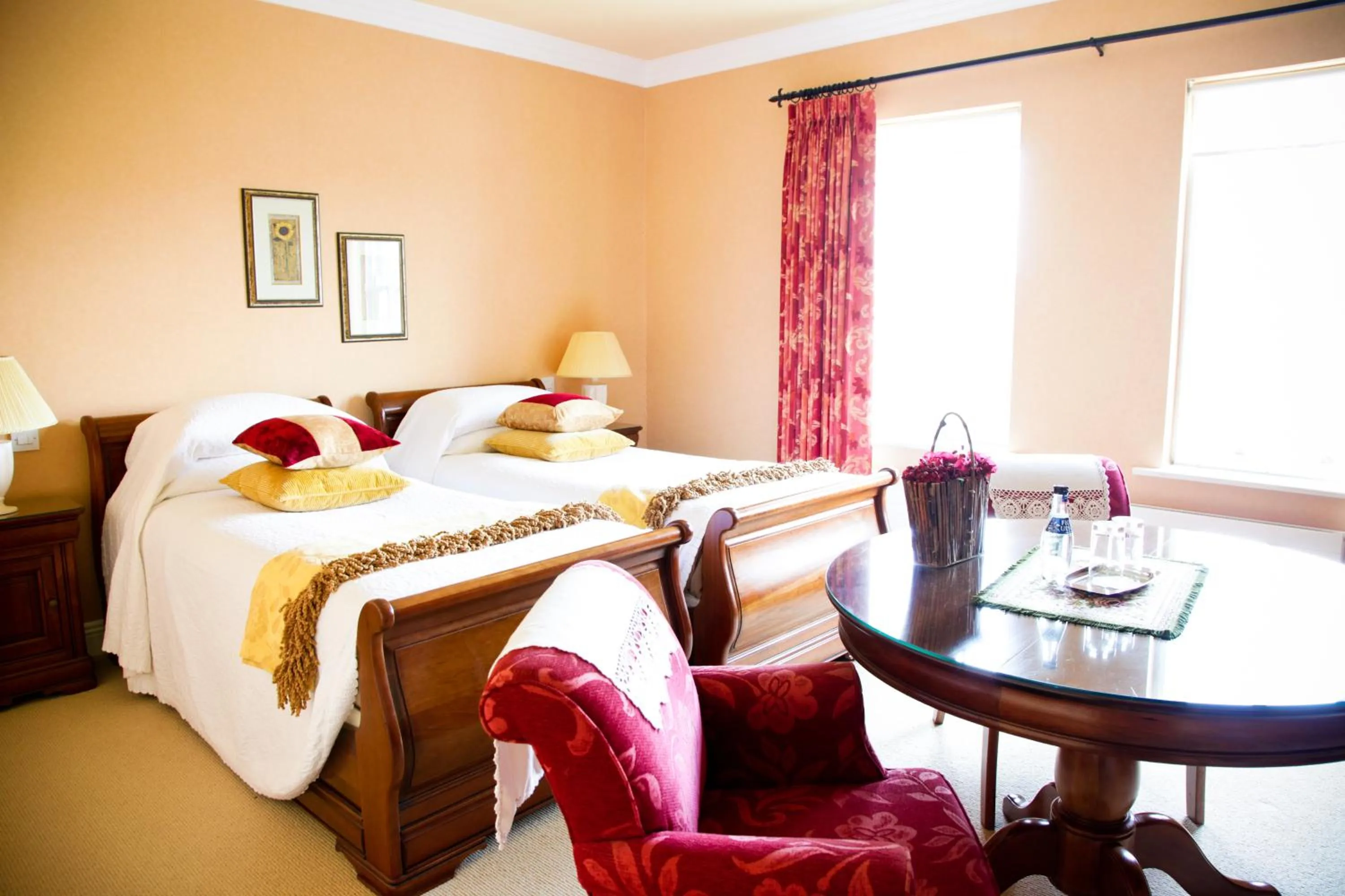 Photo of the whole room in Ardmore Country House