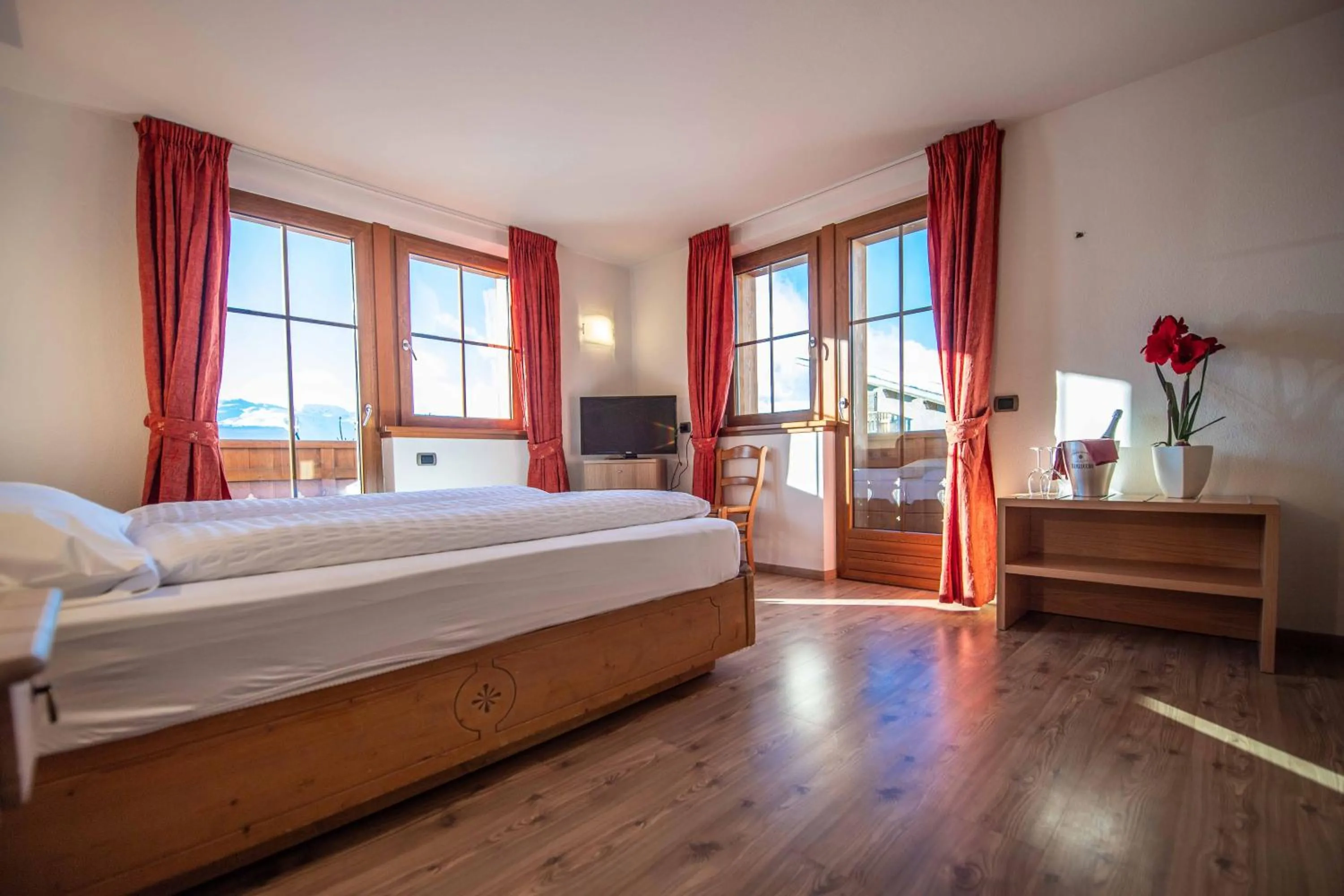 Bedroom, Bed in Alpino Lodge Bivio