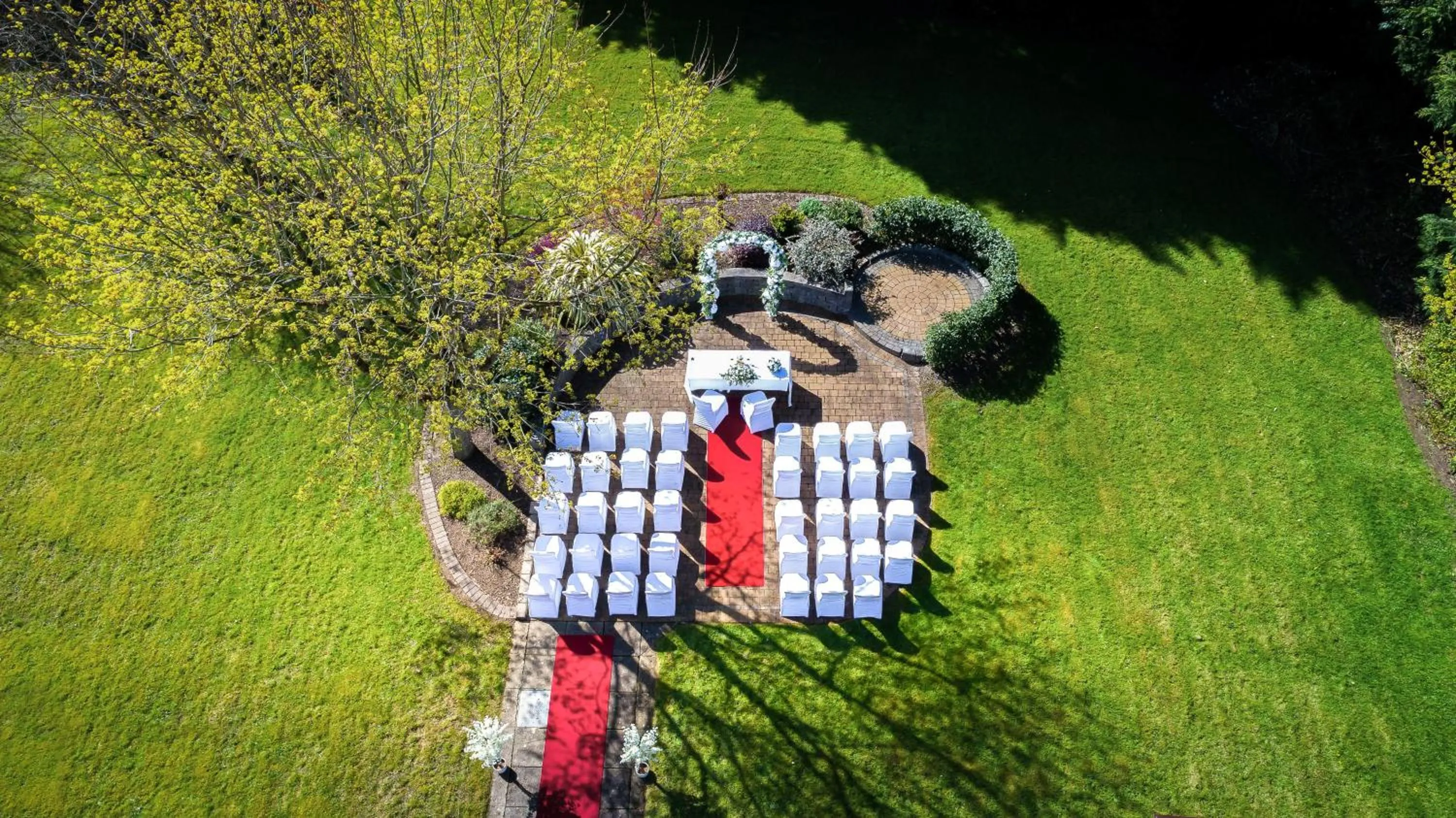 Property building in Ardboyne Hotel