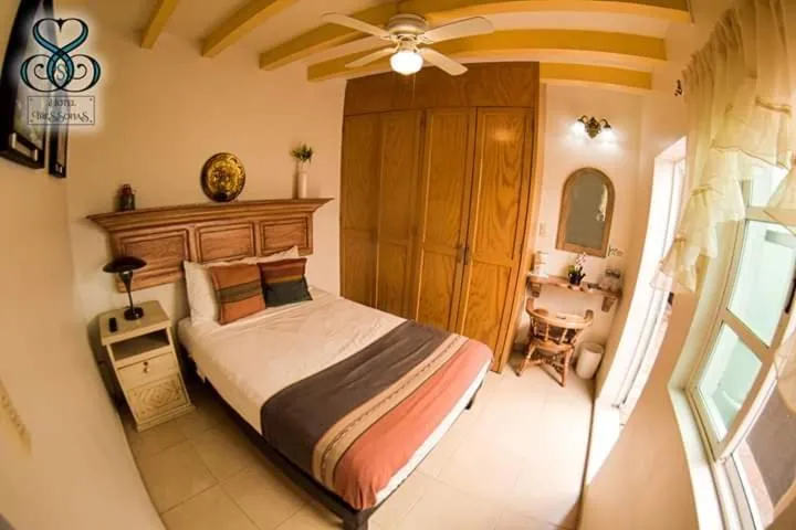 Bed in Hotel Tres Sofias