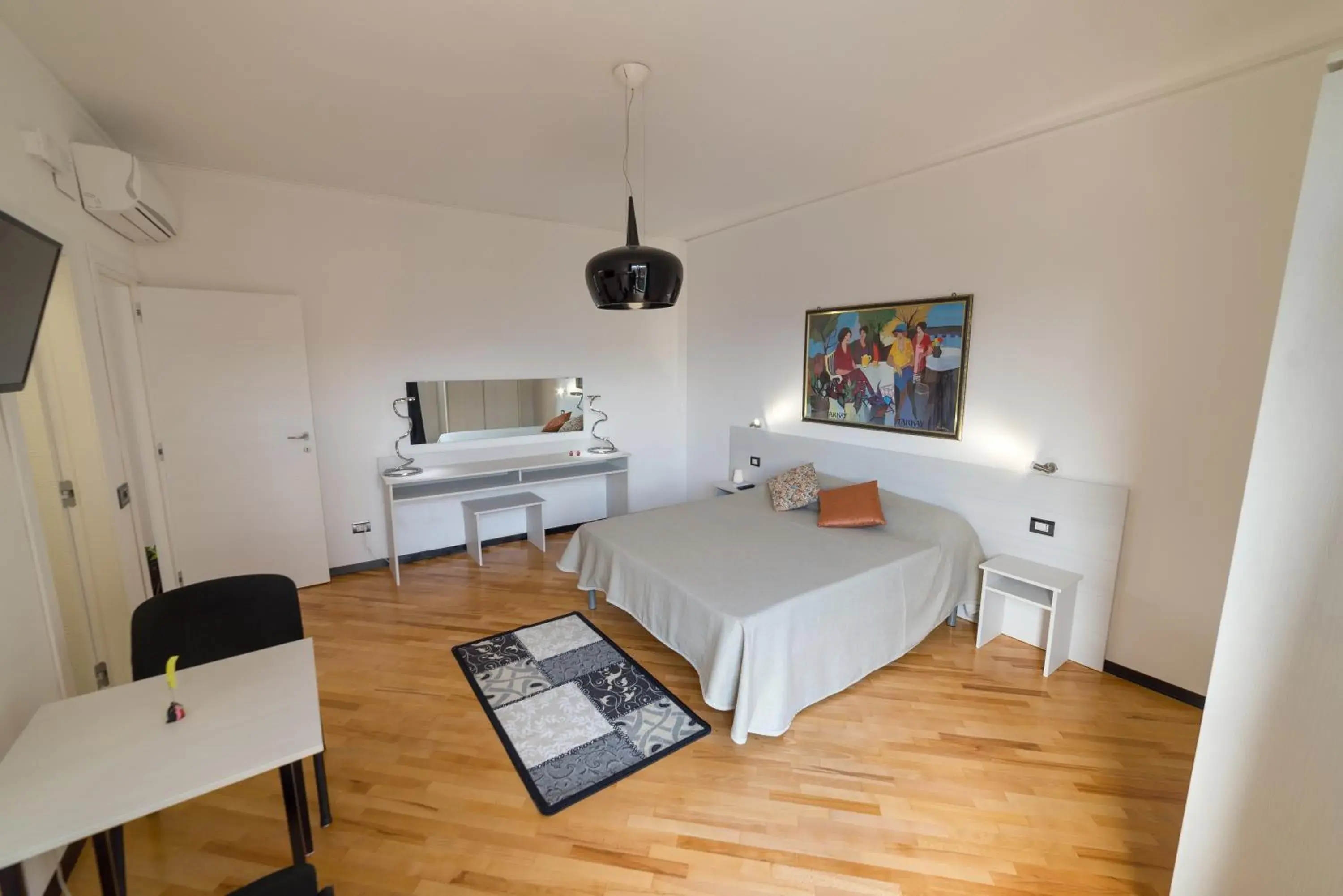 Double or Twin Room with Private Bathroom in Opera House Double or Twin Room with Private Bathroom in Opera House