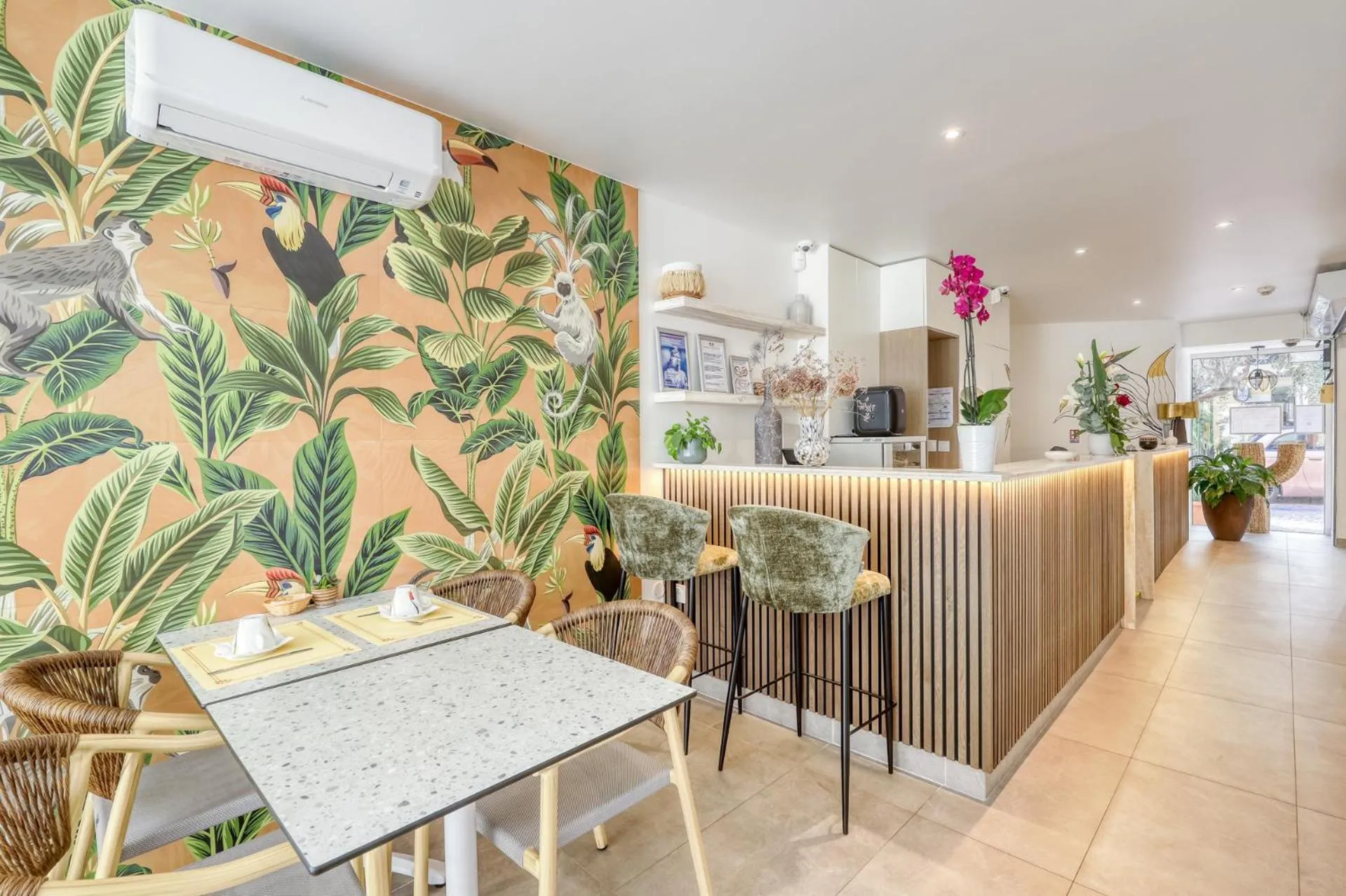 Lobby or reception in Anglade Hotel