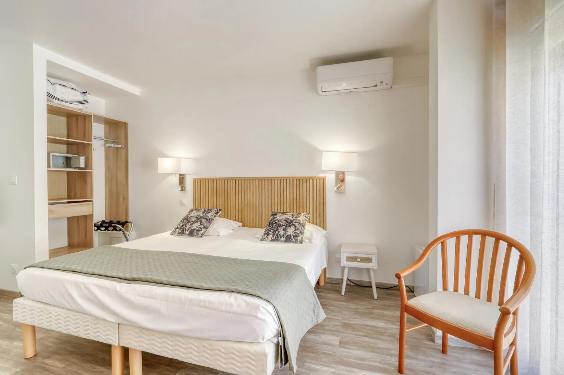 Bed in Anglade Hotel