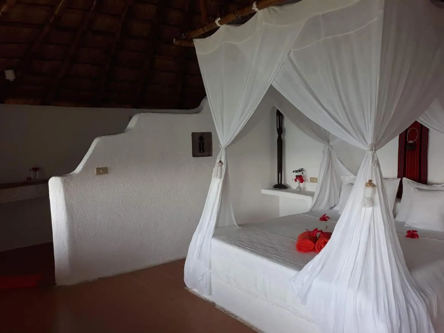 Bathroom, Bed in AL FARO Cosmio Hotel Palawan