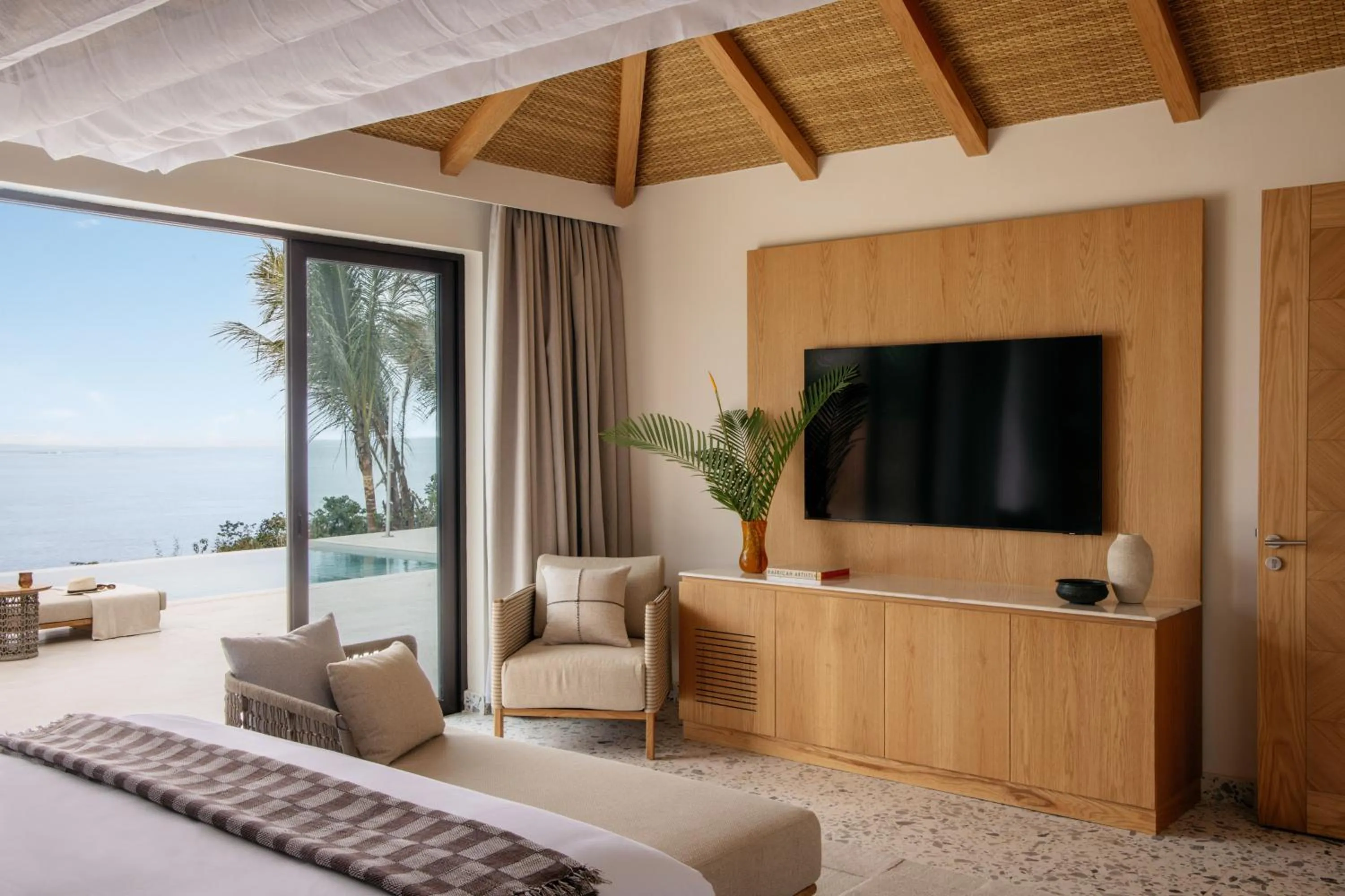 Communal lounge/ TV room in Melia Zanzibar