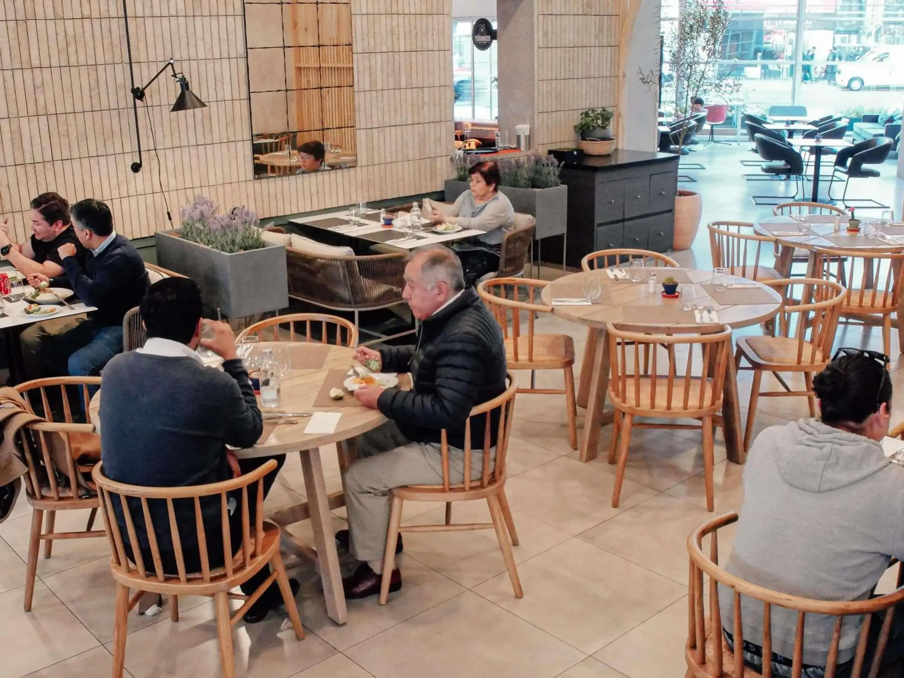 Restaurant/places to eat in ibis Santiago Providencia Restaurant/places to eat in ibis Santiago Providencia