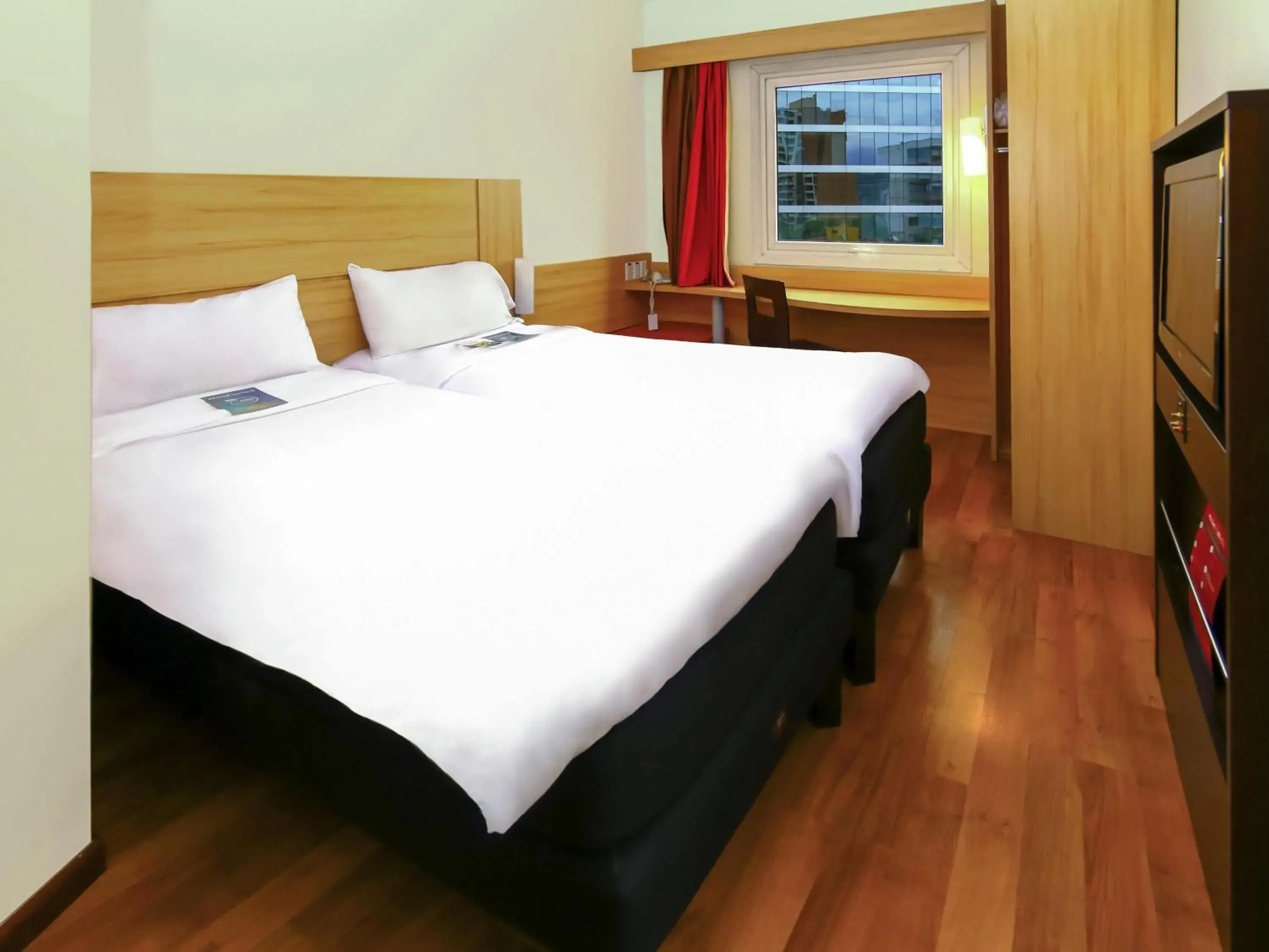 Property building, Bed in ibis Santiago Providencia Property building, Bed in ibis Santiago Providencia