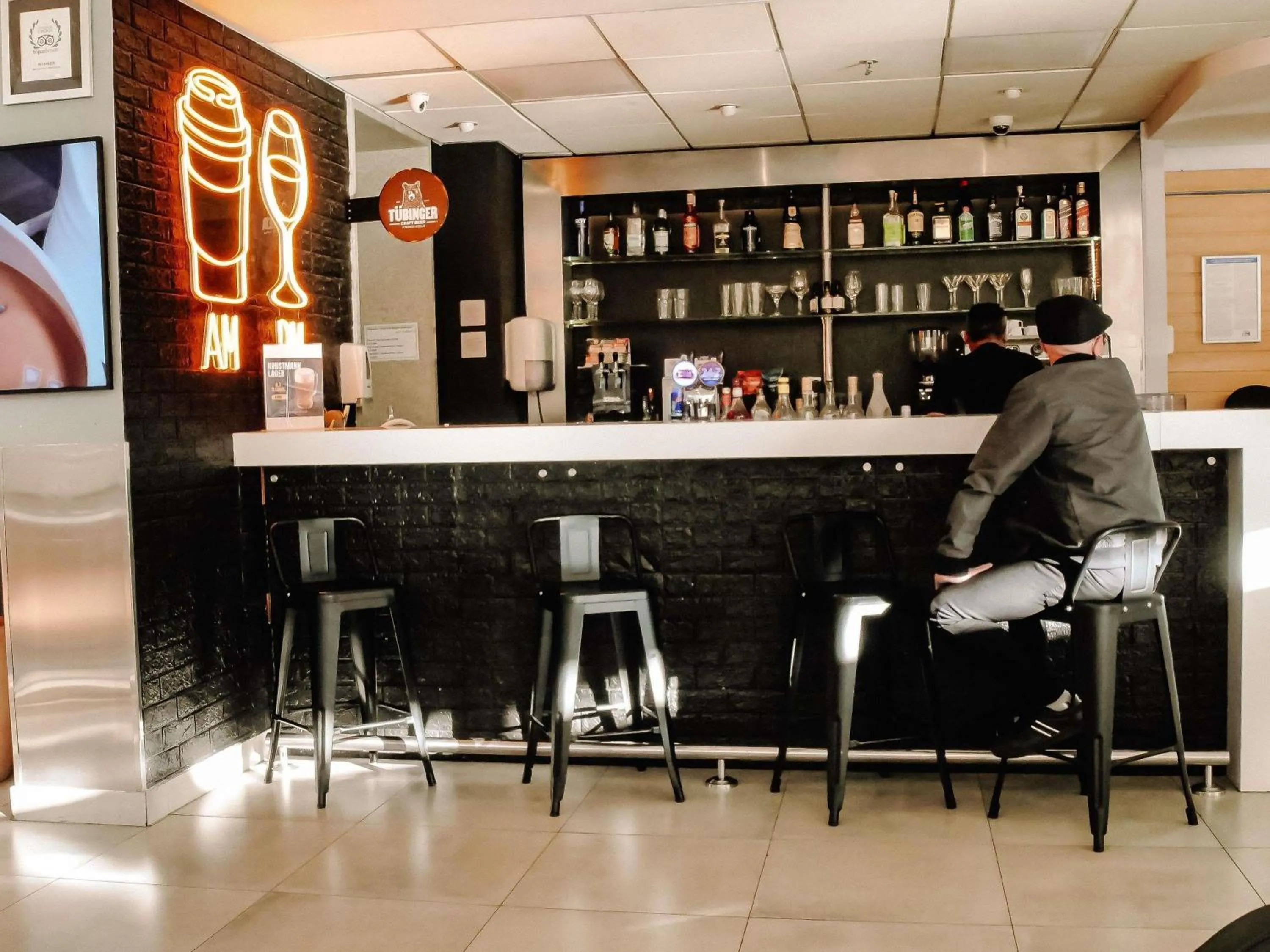 Lounge or bar in ibis Santiago Providencia