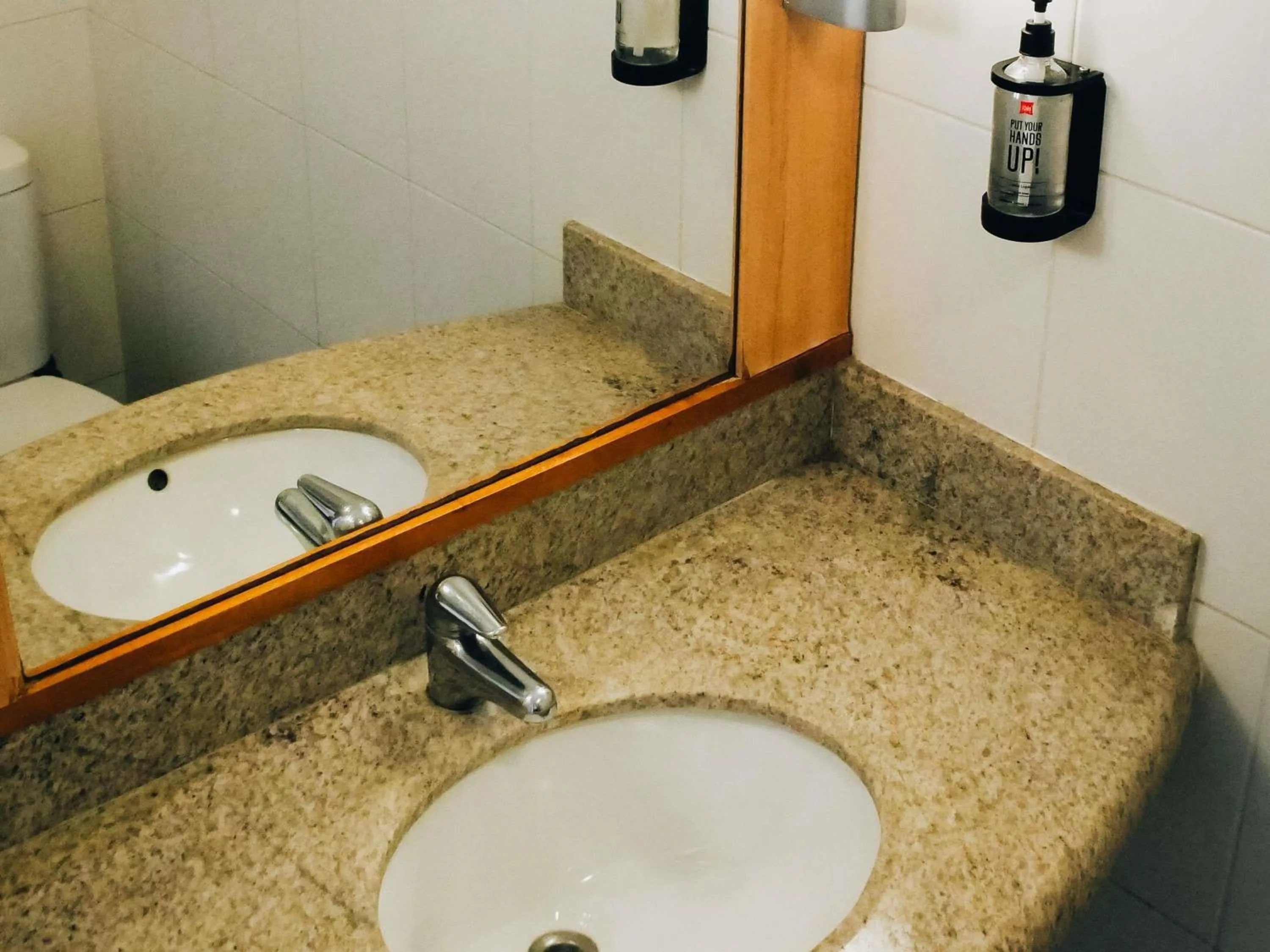 Bedroom in ibis Santiago Providencia