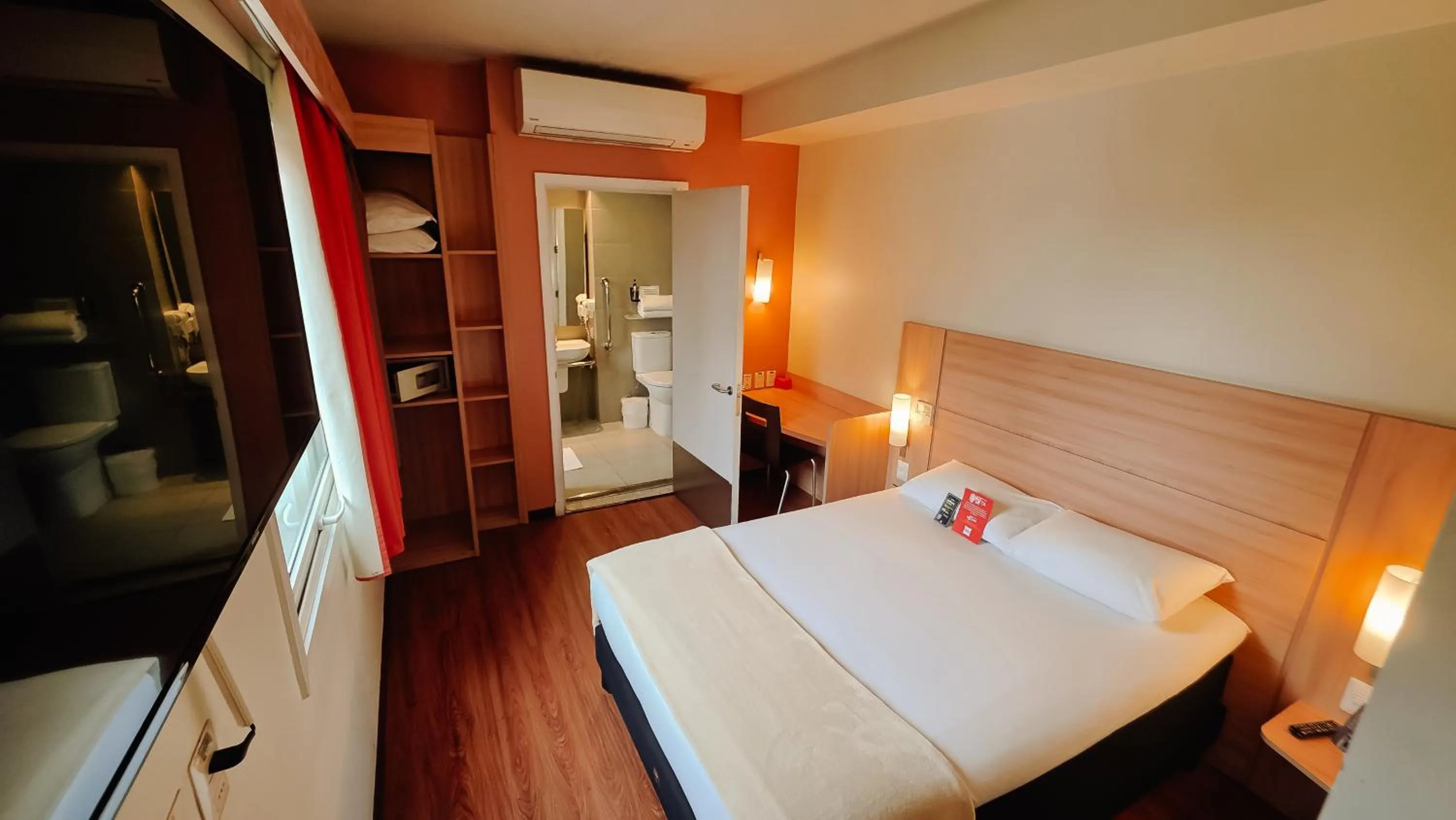 Bedroom, Bed in ibis Santiago Providencia