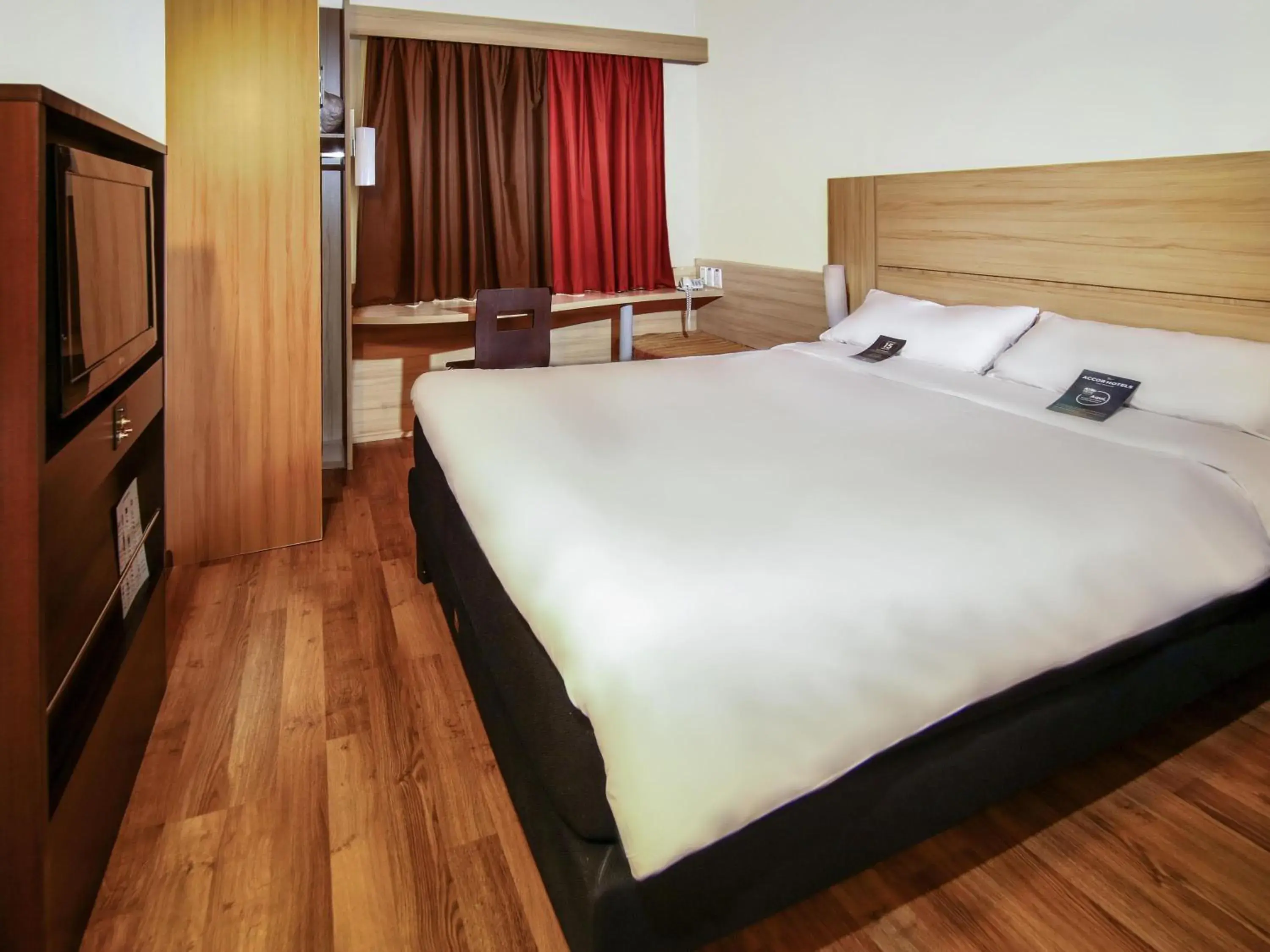 Property building, Bed in ibis Santiago Providencia Property building, Bed in ibis Santiago Providencia
