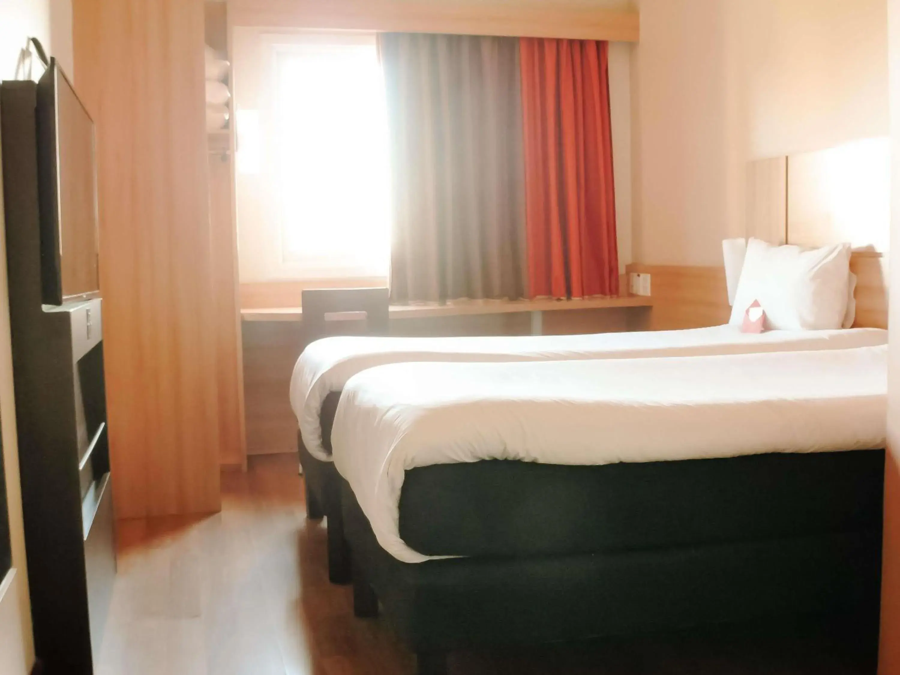 Bedroom, Bed in ibis Santiago Providencia Bedroom, Bed in ibis Santiago Providencia