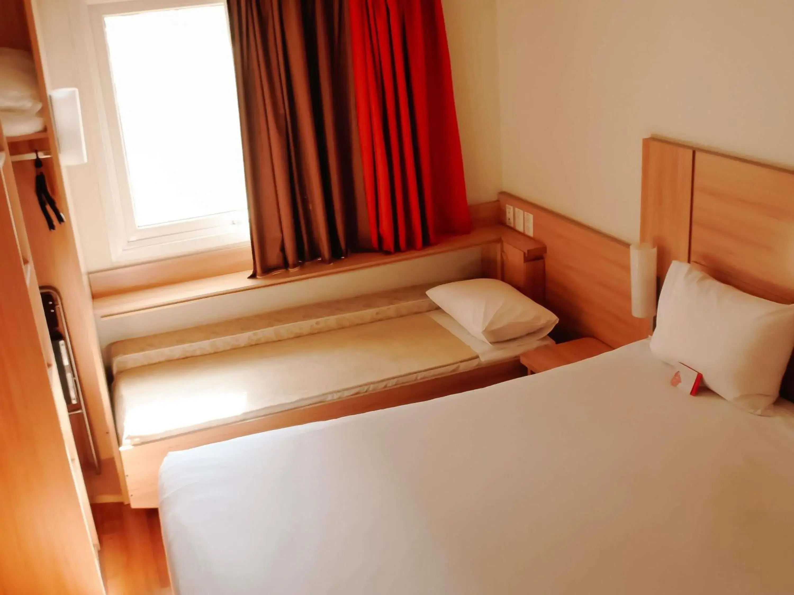 Bedroom, Bed in ibis Santiago Providencia Bedroom, Bed in ibis Santiago Providencia