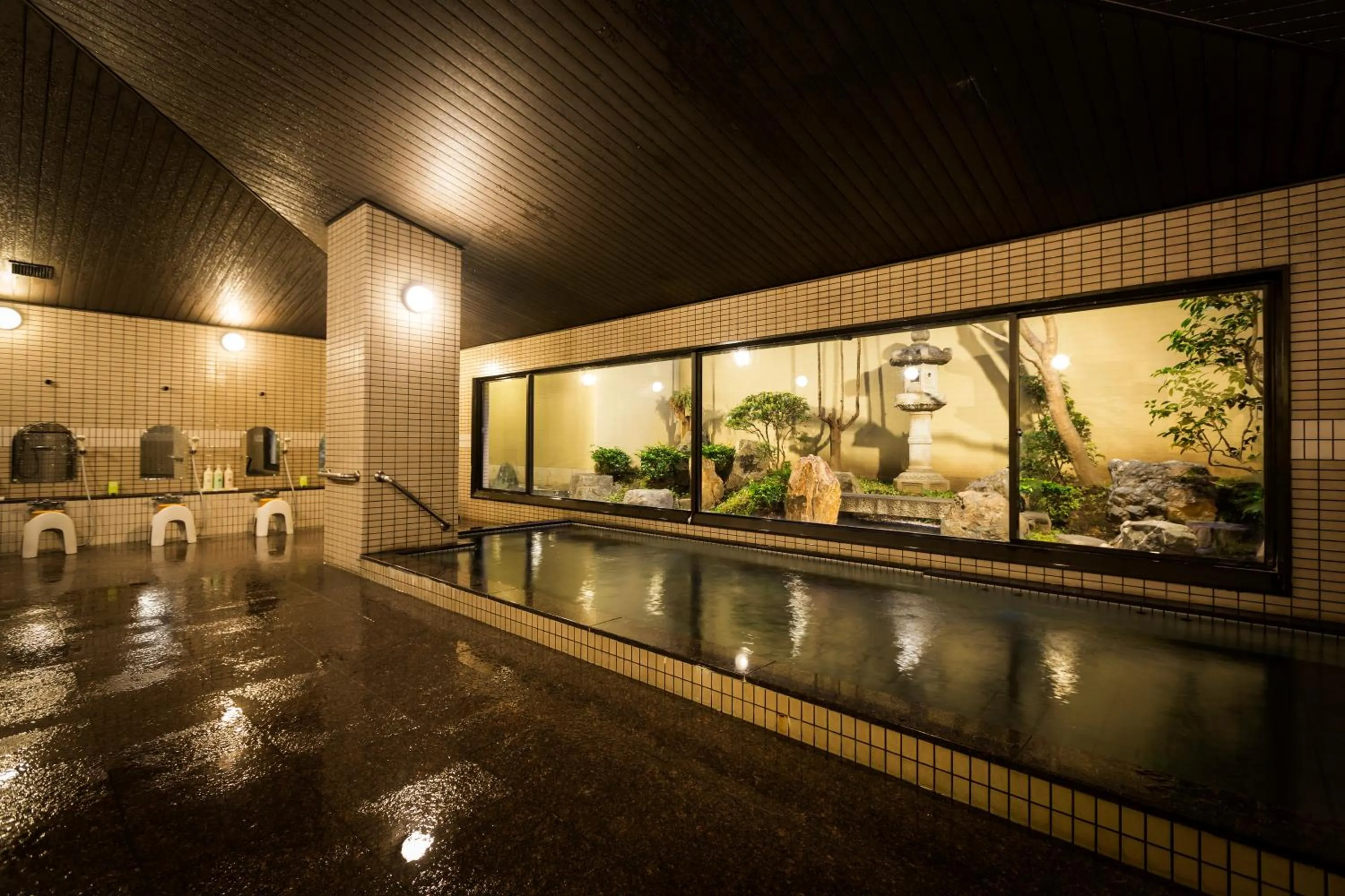 Public Bath, Swimming Pool in Hanazono Kaikan