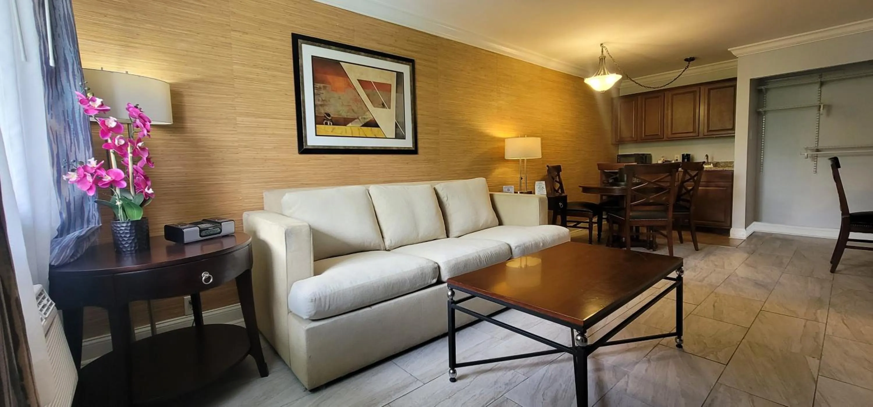 Living room in Fort Lauderdale Grand Hotel