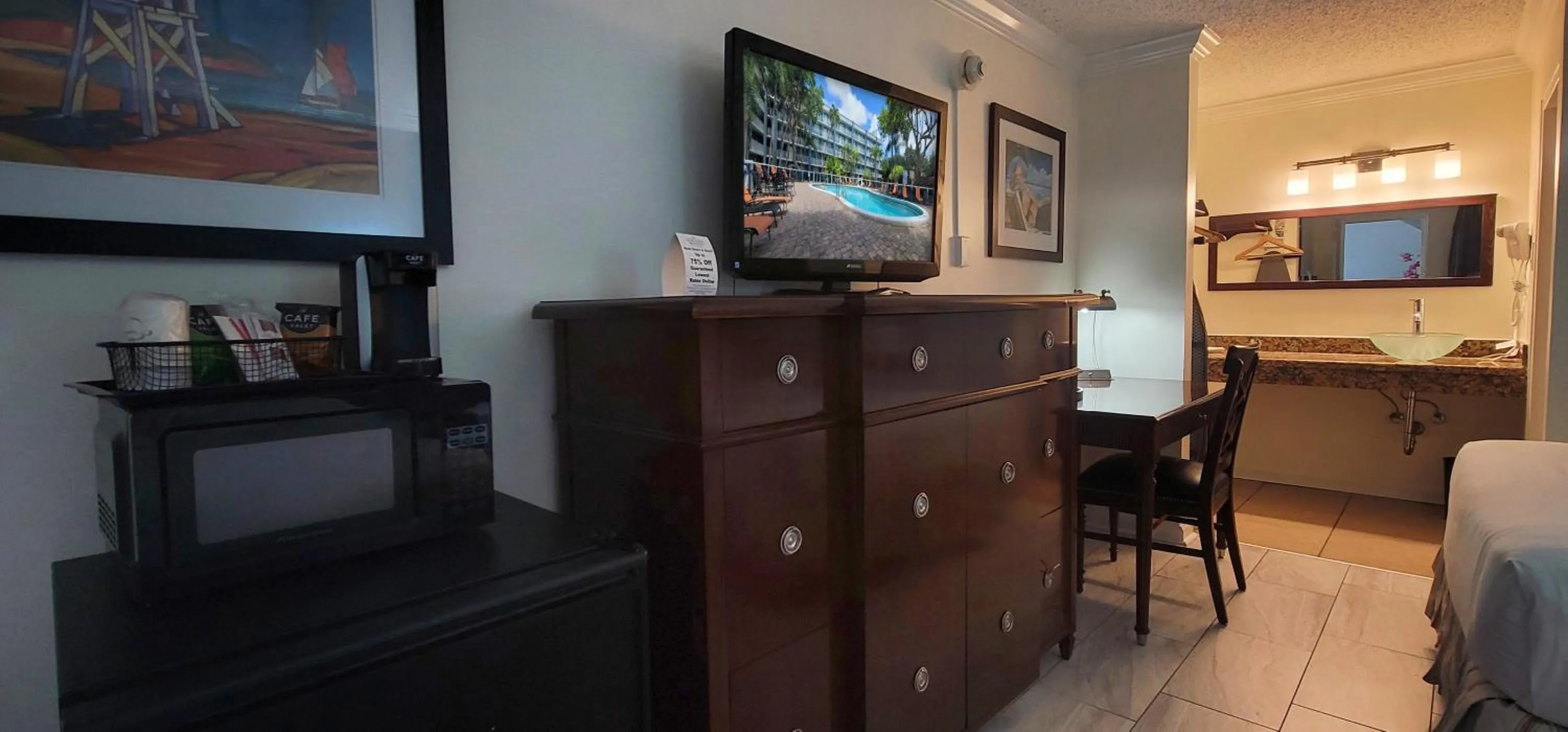 Bedroom in Fort Lauderdale Grand Hotel