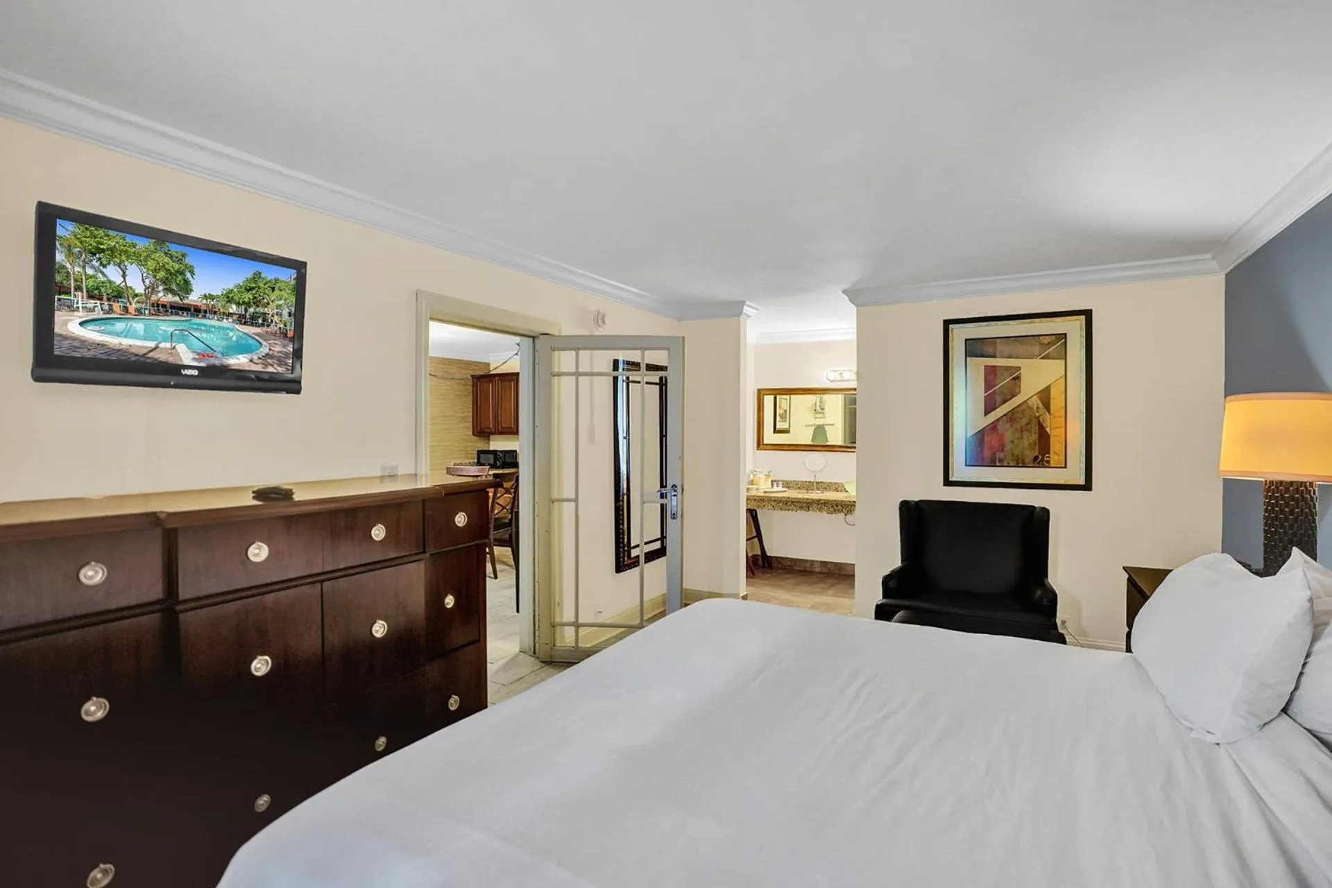 Photo of the whole room, Bed in Fort Lauderdale Grand Hotel