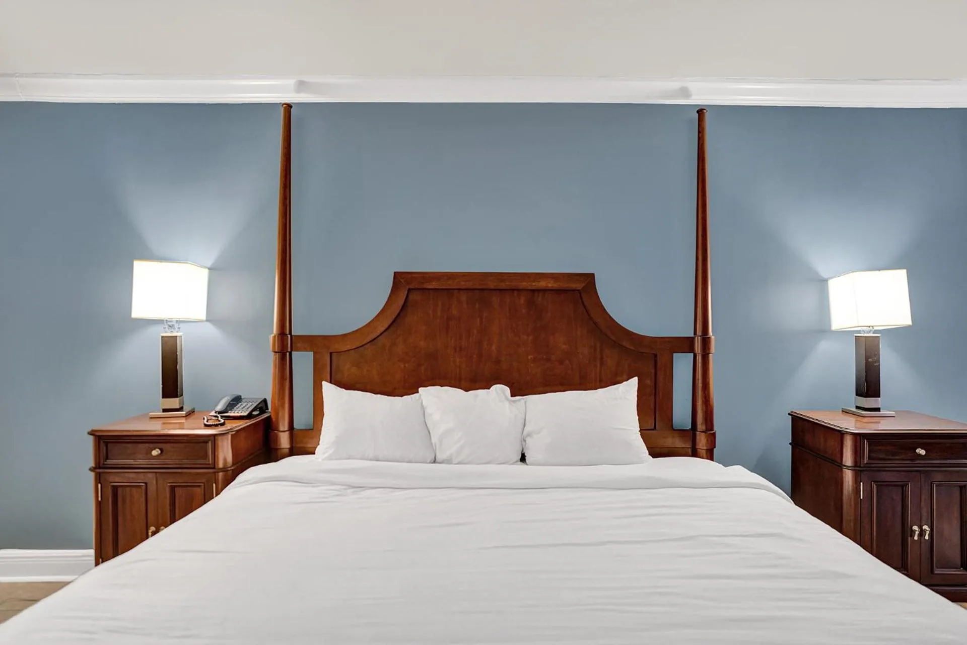 Bedroom, Bed in Fort Lauderdale Grand Hotel