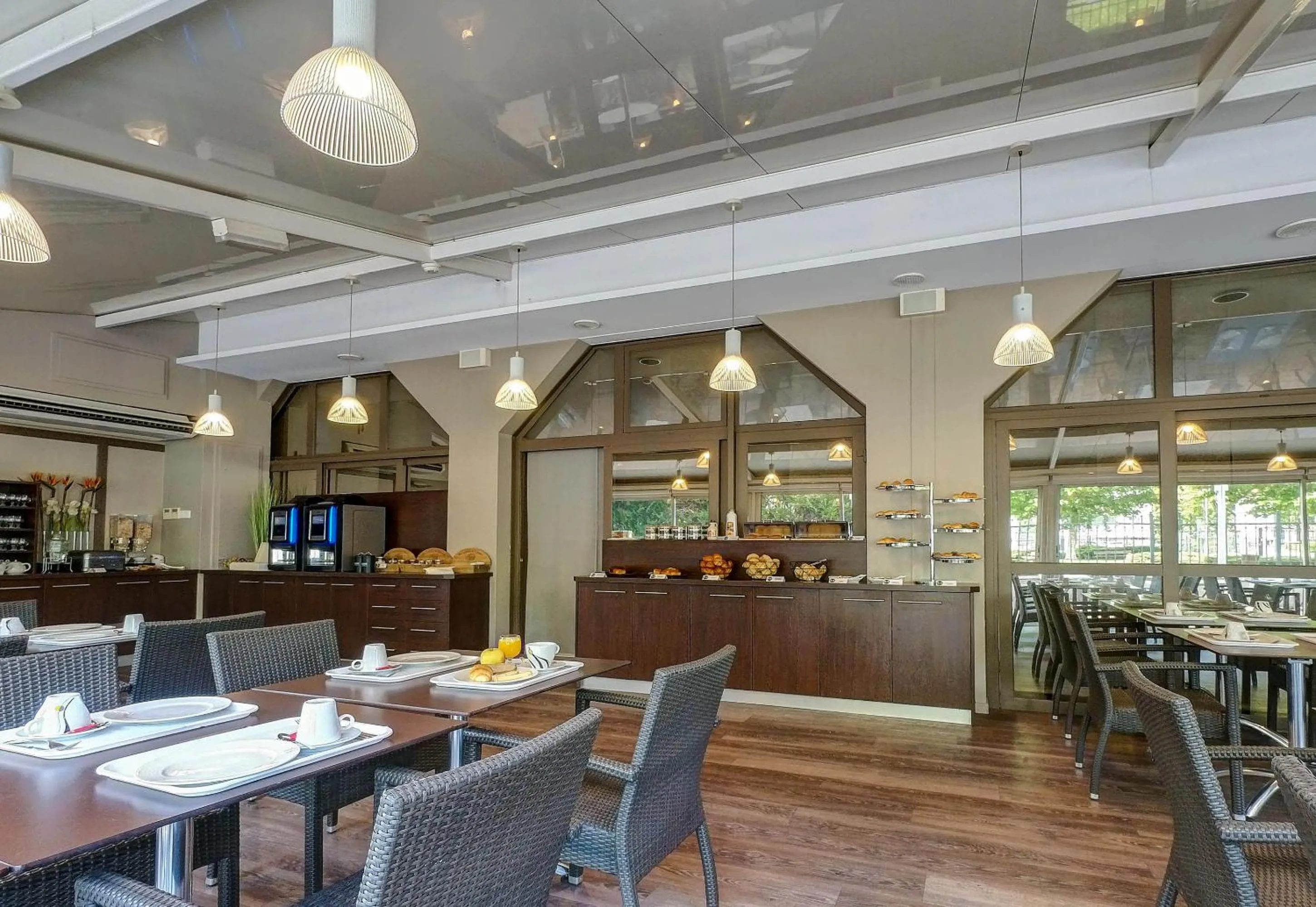 Restaurant/places to eat in B&B HOTEL Montbéliard-Sochaux