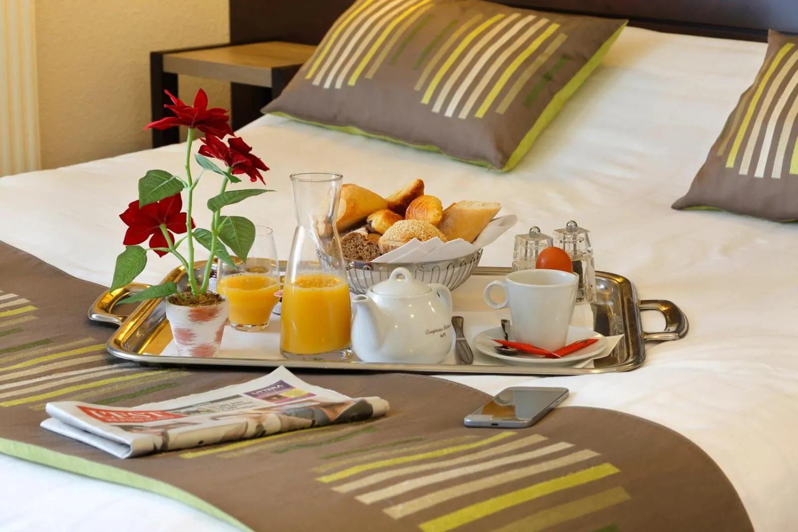 Decorative detail, Bed in The Originals Boutique, Hôtel Restaurant Arianis, Sochaux-Montbéliard