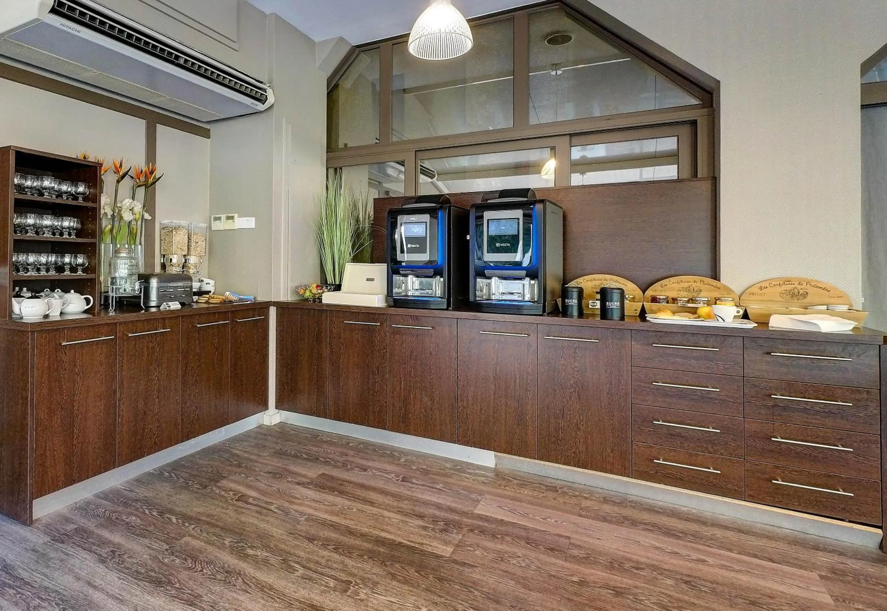 Breakfast in The Originals Boutique, Hôtel Restaurant Arianis, Sochaux-Montbéliard