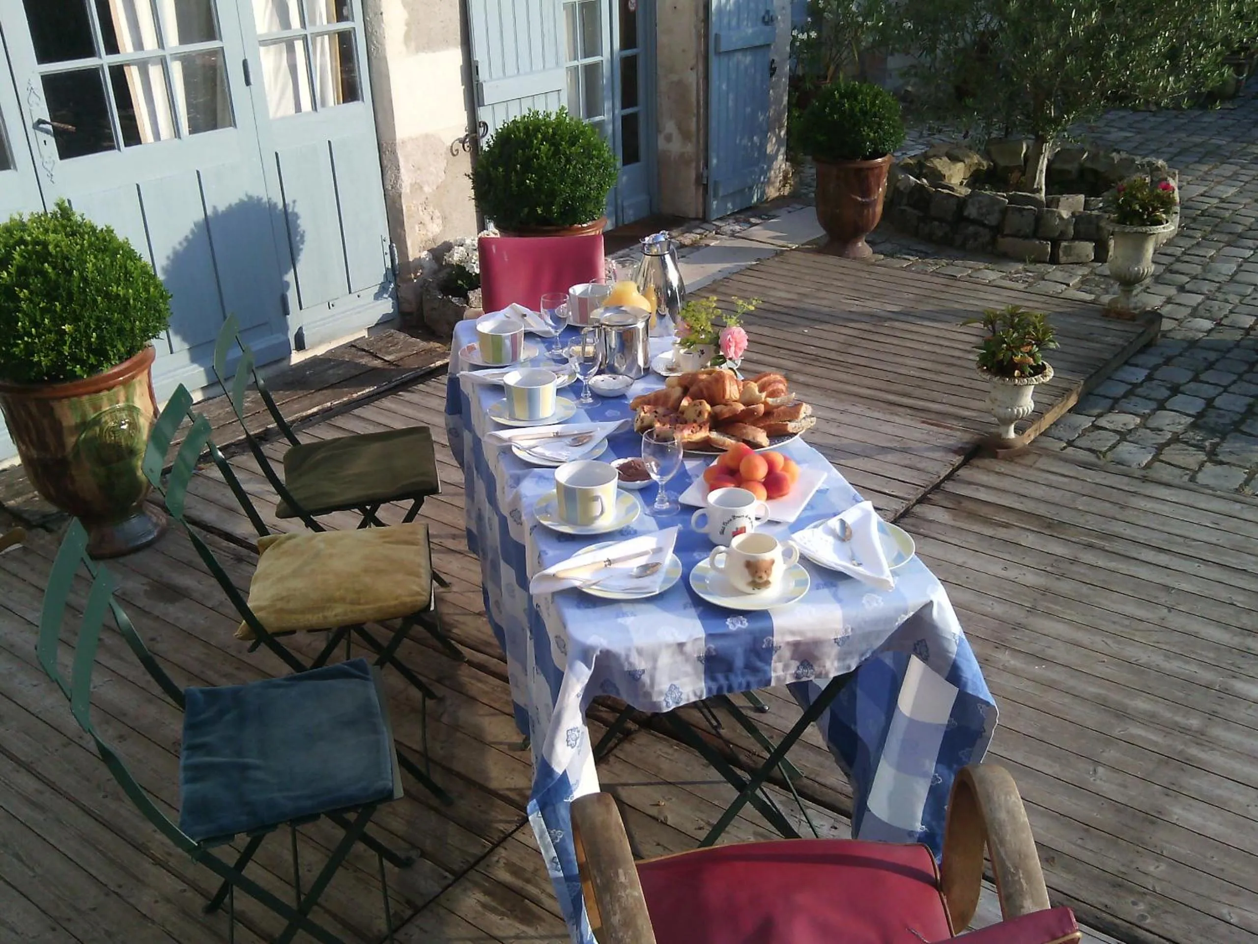 Continental breakfast in Les Douves