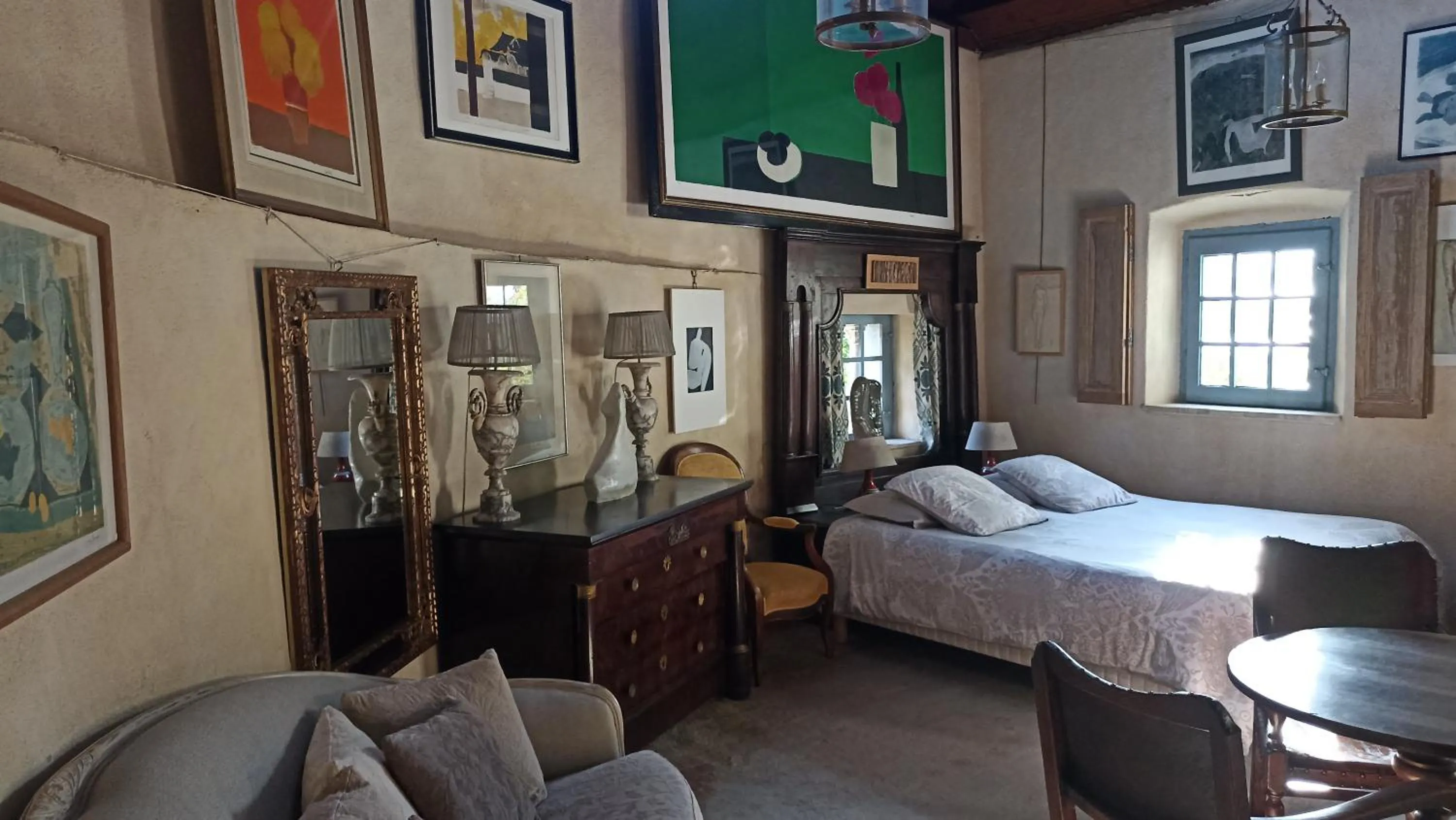 Bed in Les Douves