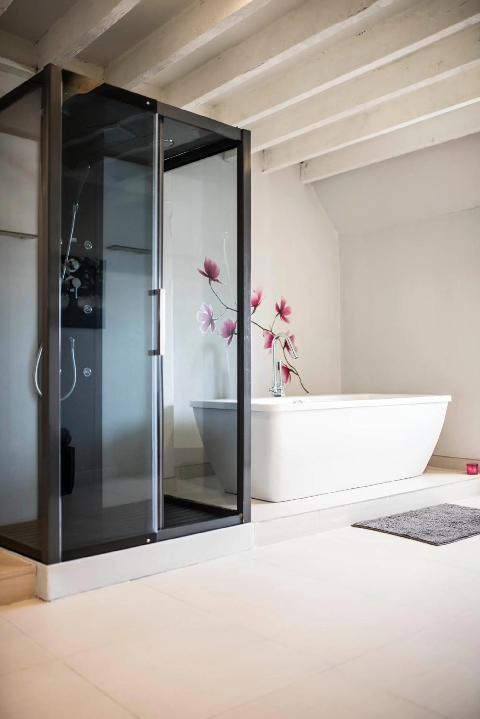 Bathroom, Bed in B&B A Dream City spa & Massages