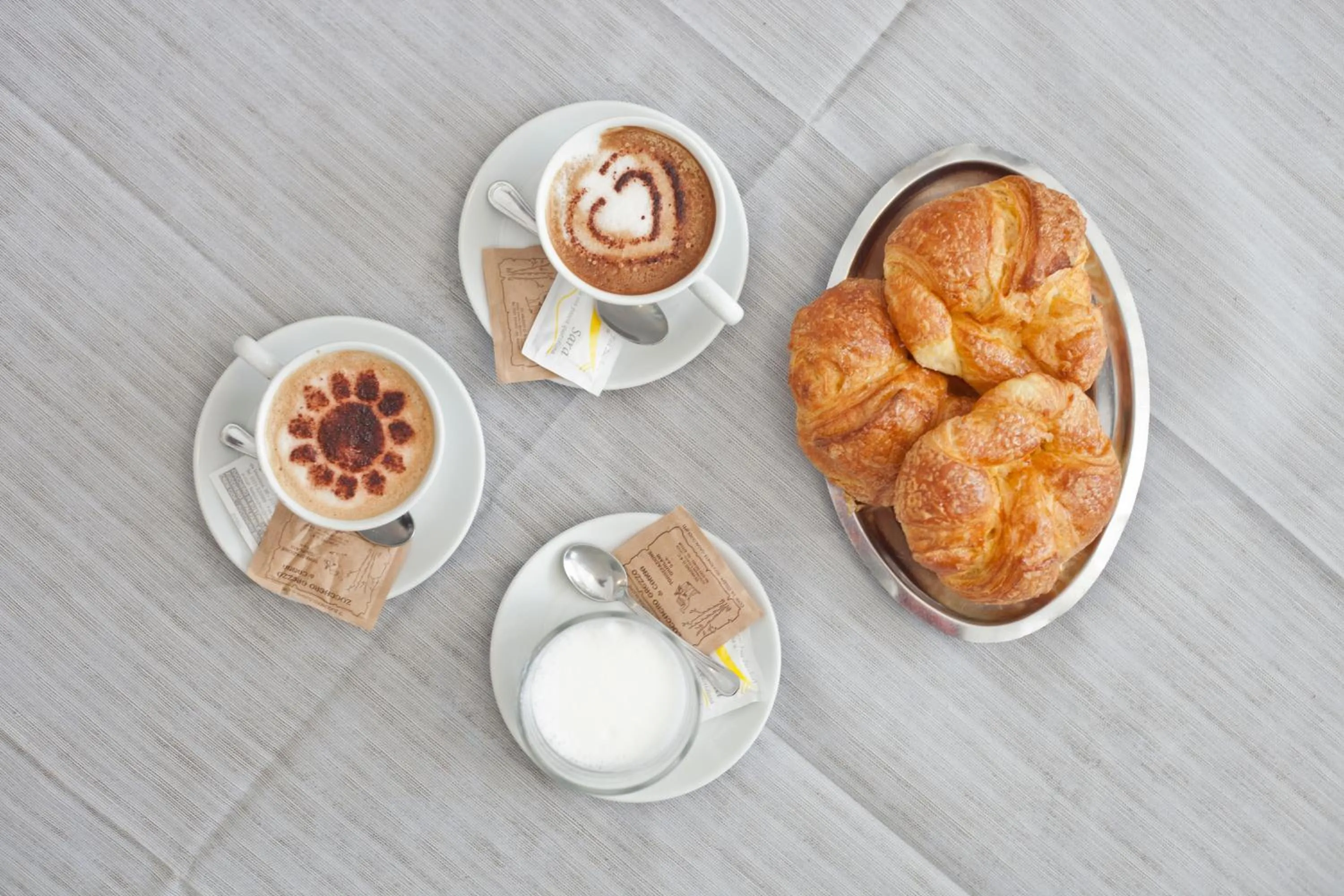 Food and drinks in Hotel I 4 Assi