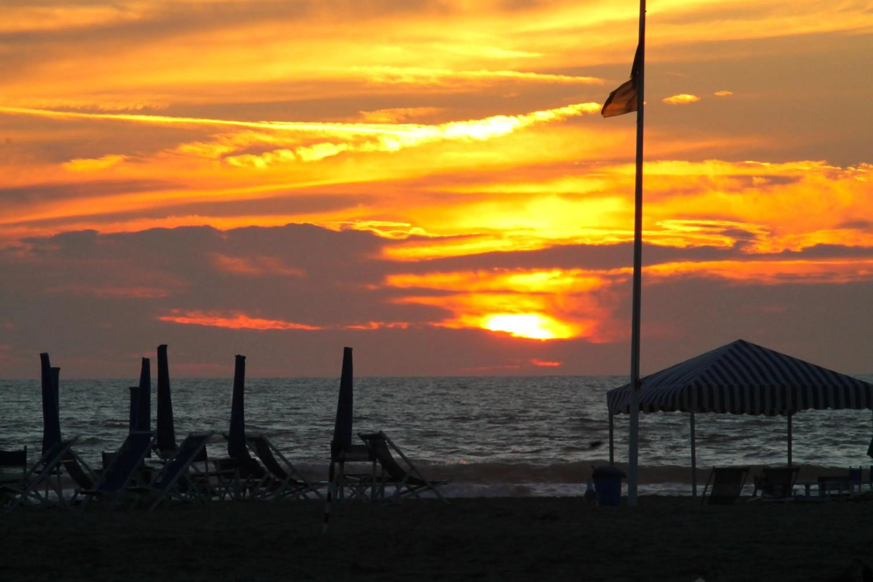 Sunset in Hotel I 4 Assi