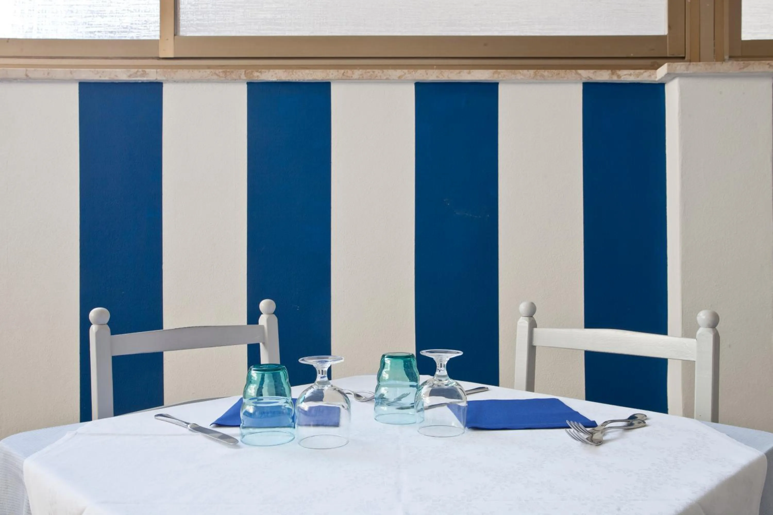 Restaurant/places to eat in Hotel I 4 Assi