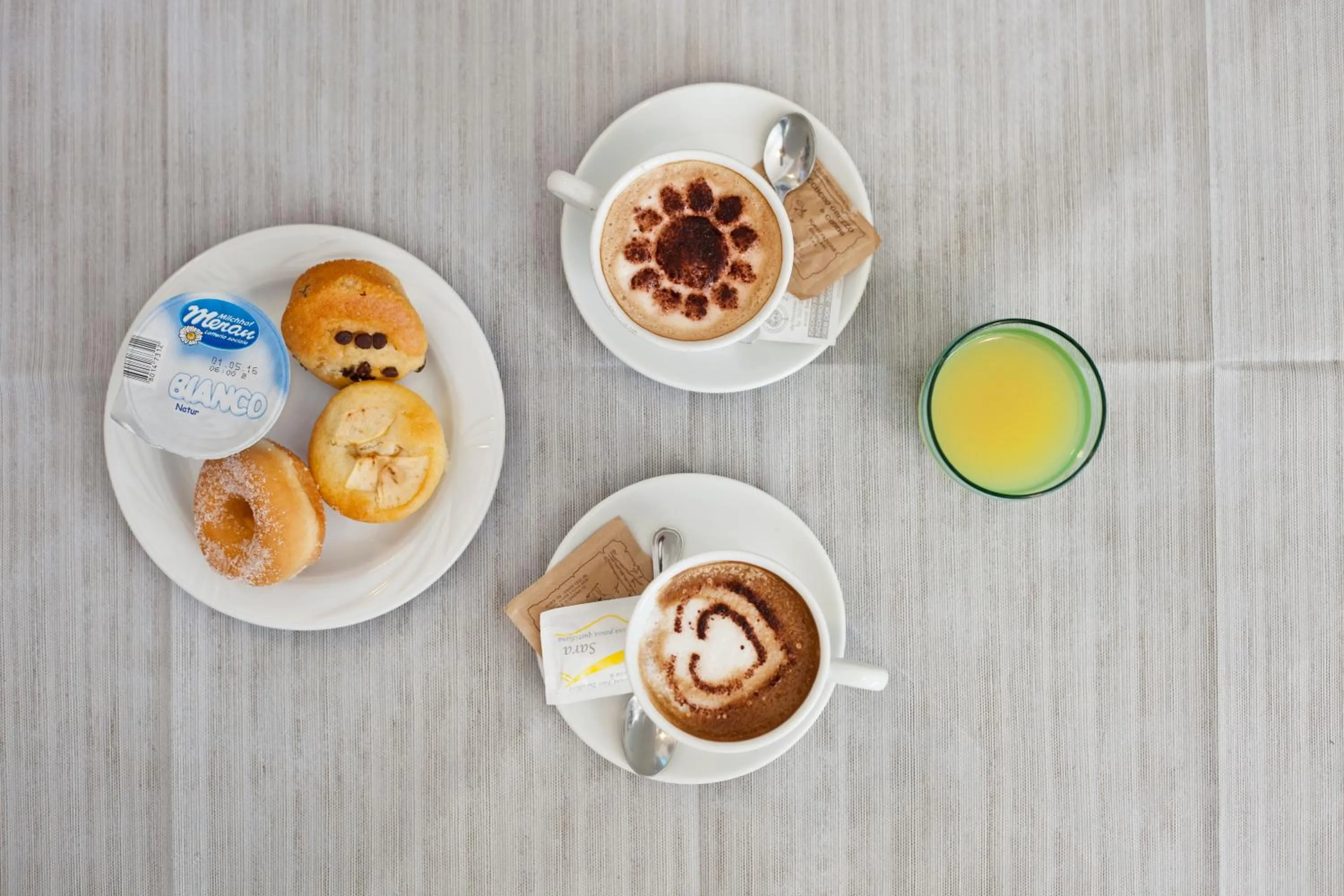 Food and drinks in Hotel I 4 Assi