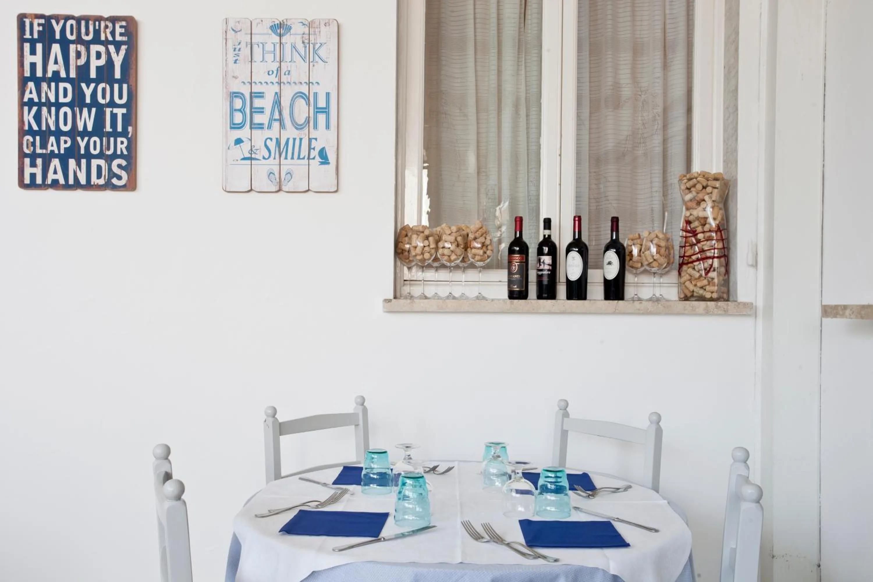 Restaurant/places to eat in Hotel I 4 Assi