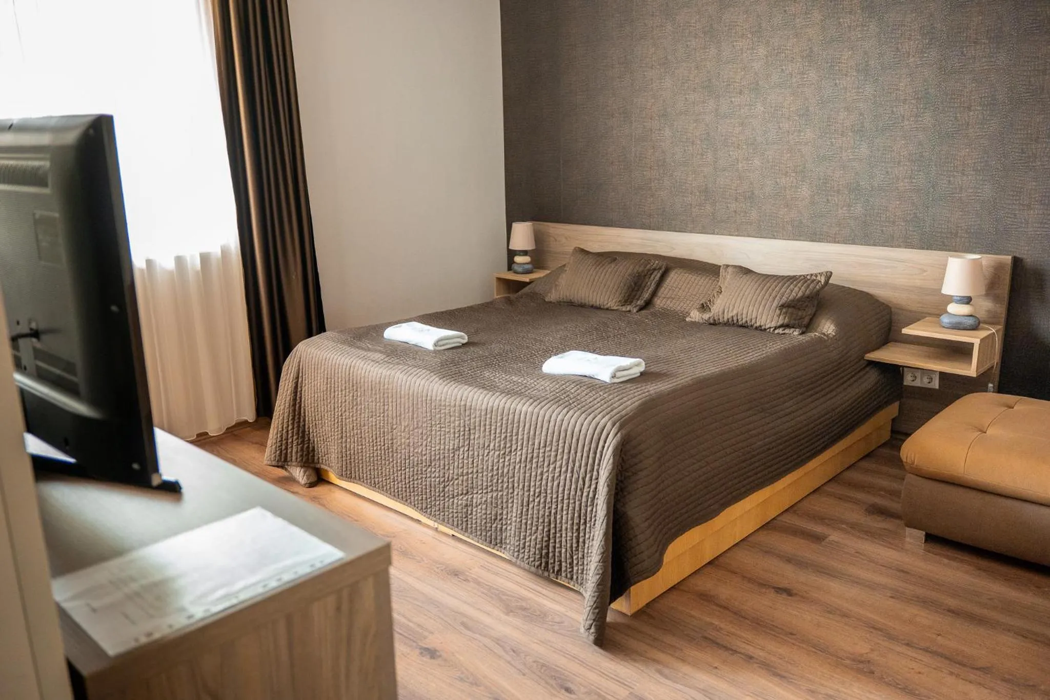 Living room, Bed in Club MenDan Aparthotel