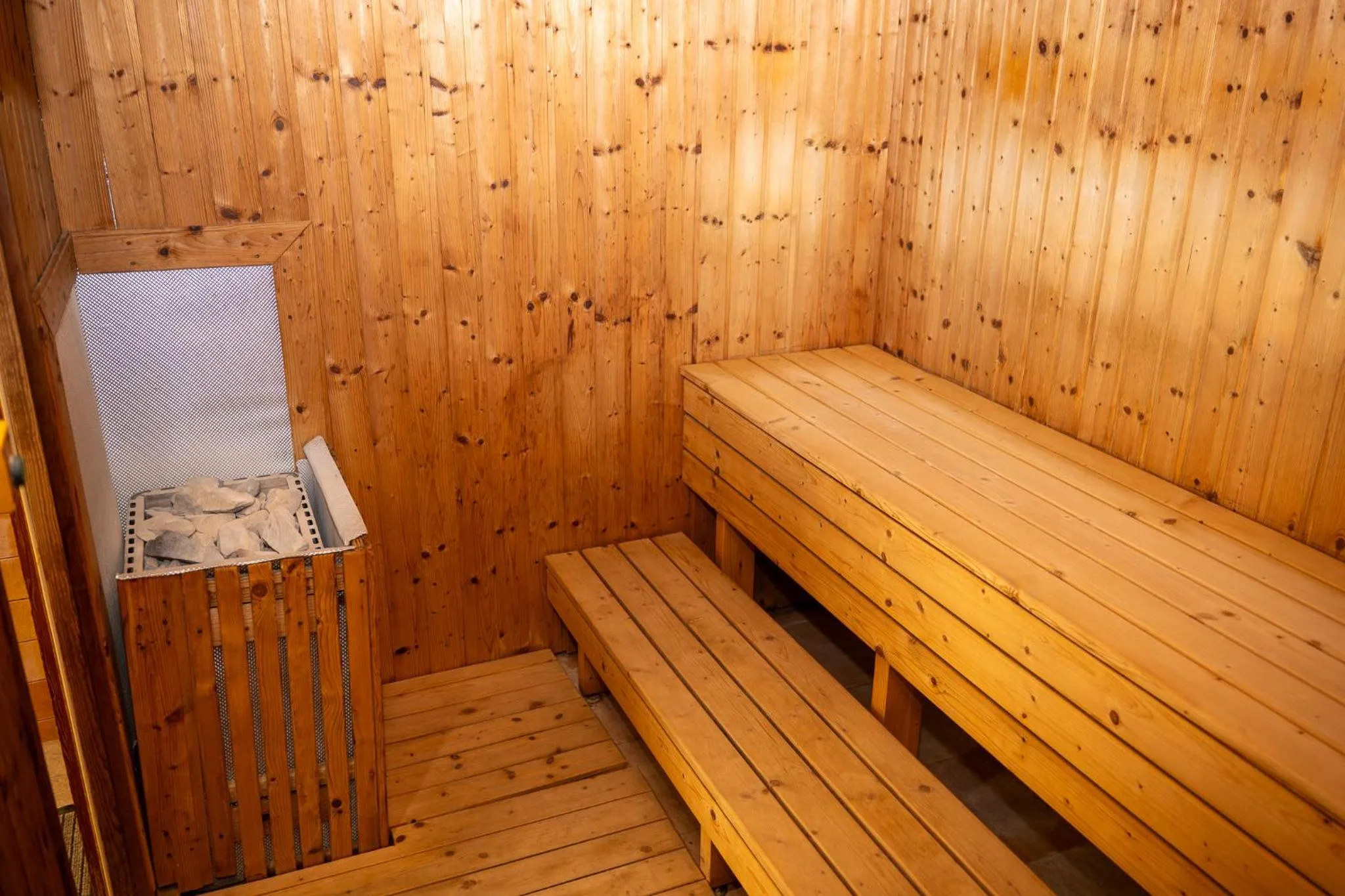 Sauna in Club MenDan Aparthotel
