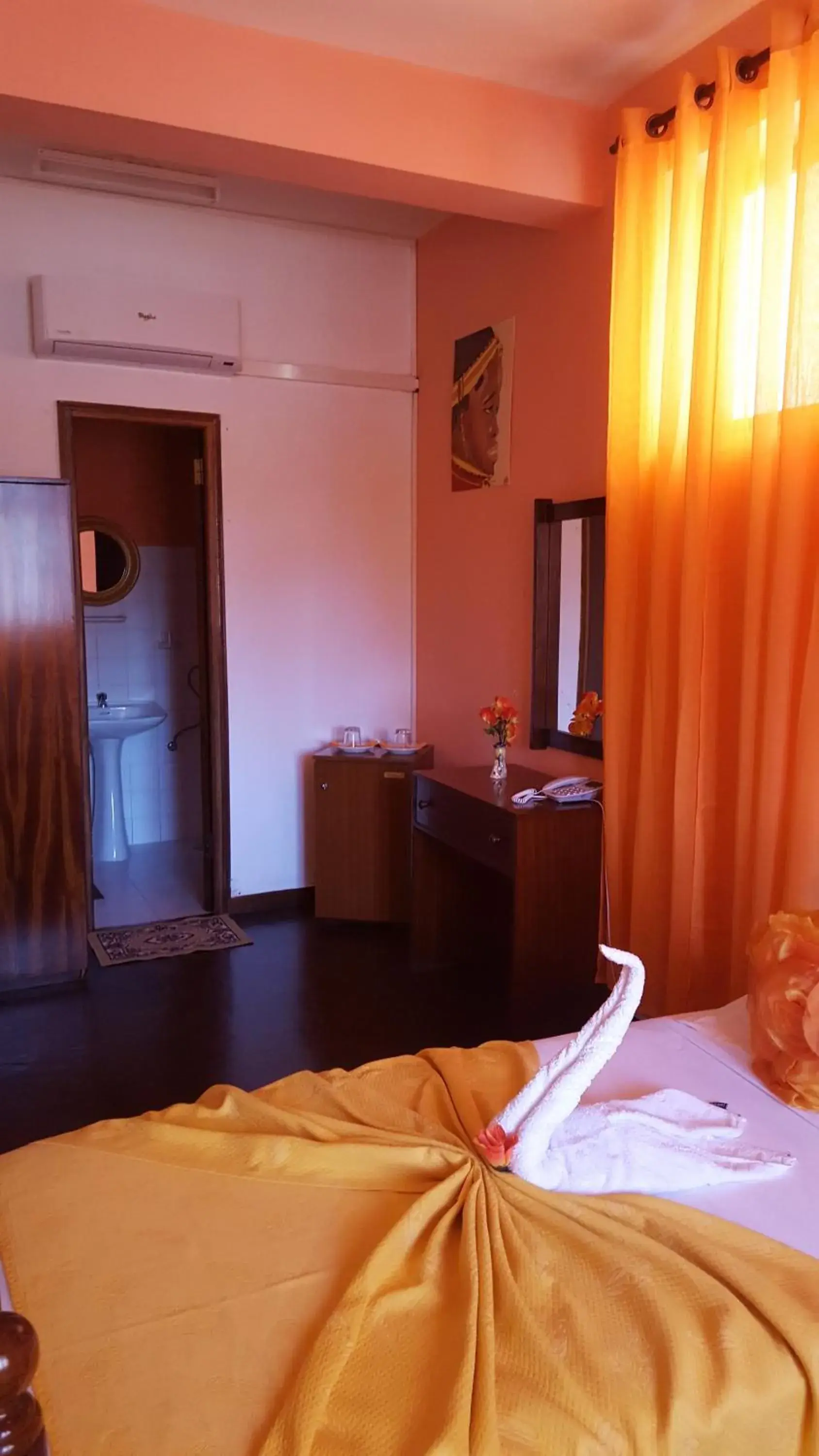Economy Twin Room - single occupancy in Chez Loutcha Residencial Economy Twin Room - single occupancy in Chez Loutcha Residencial