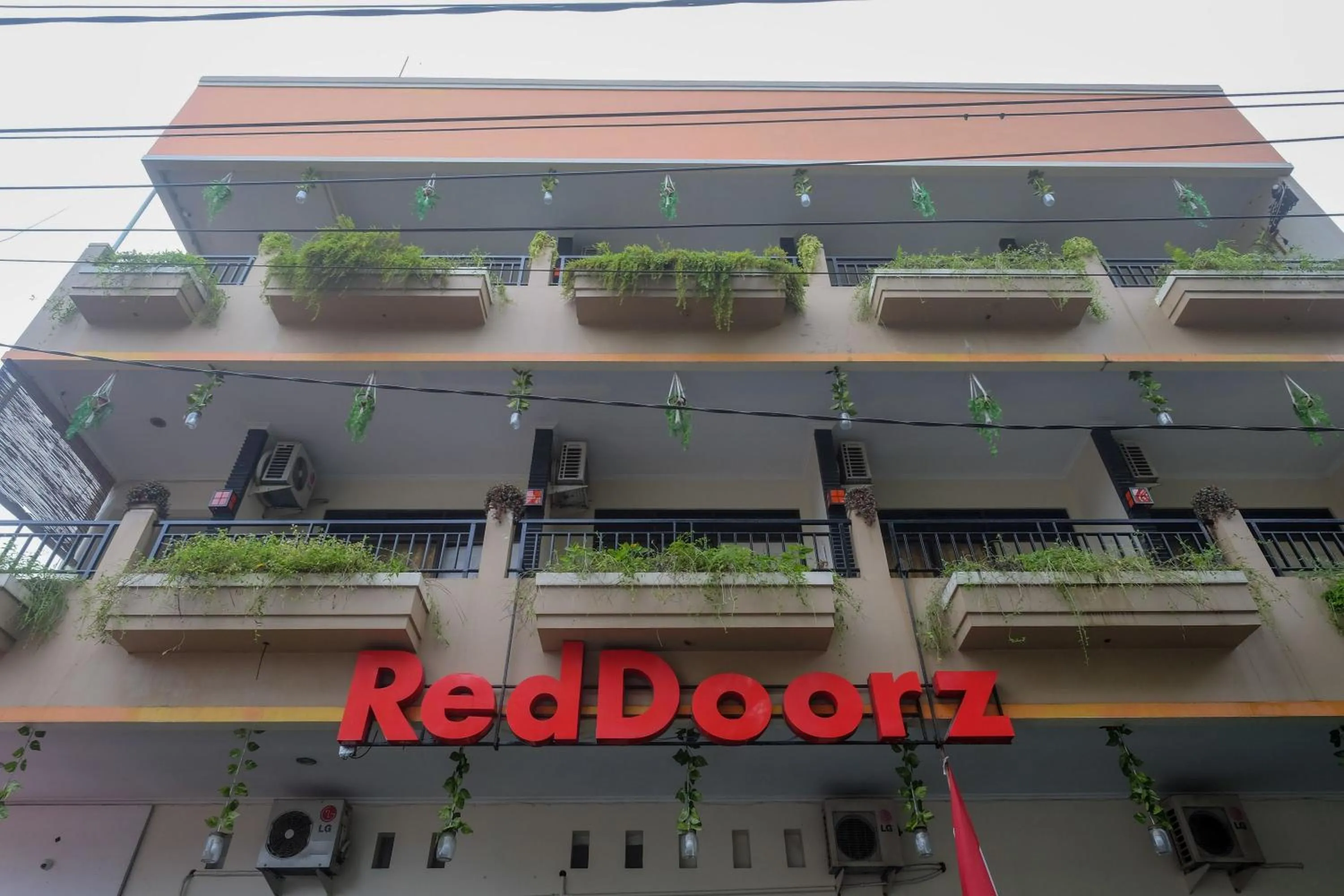 Property building in RedDoorz @ Jalan Pramuka Manado