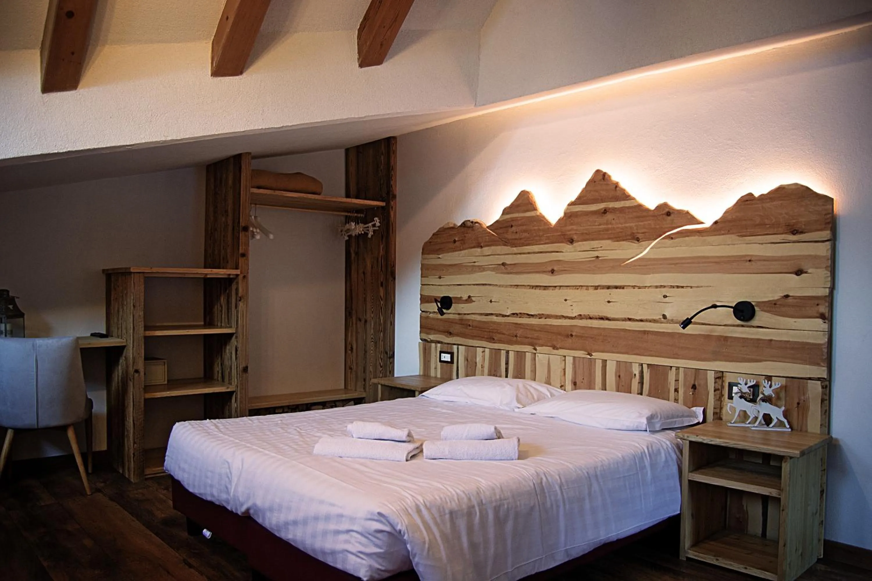 Bedroom, Bed in Hotel Cova