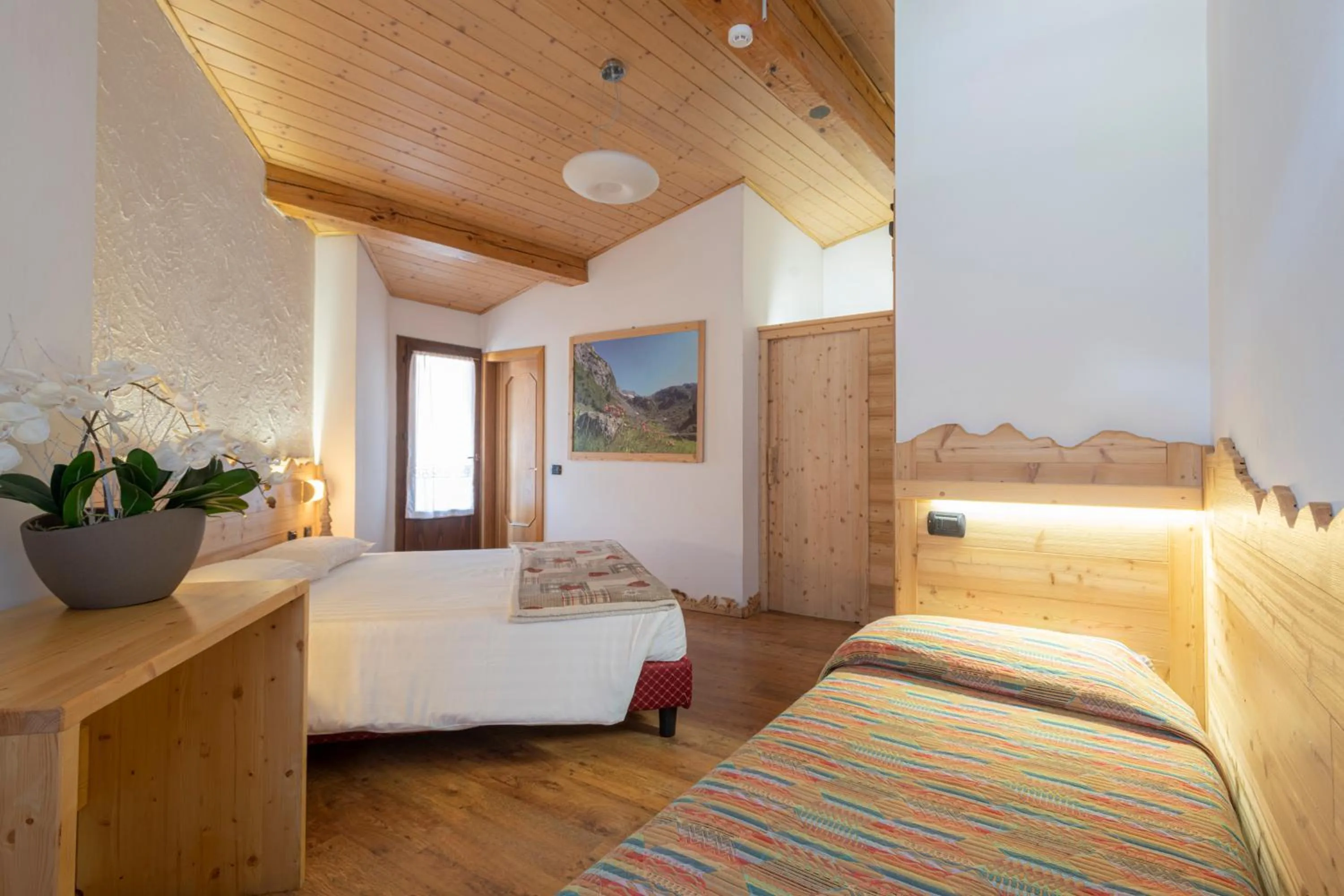 Photo of the whole room, Bed in Hotel Cova