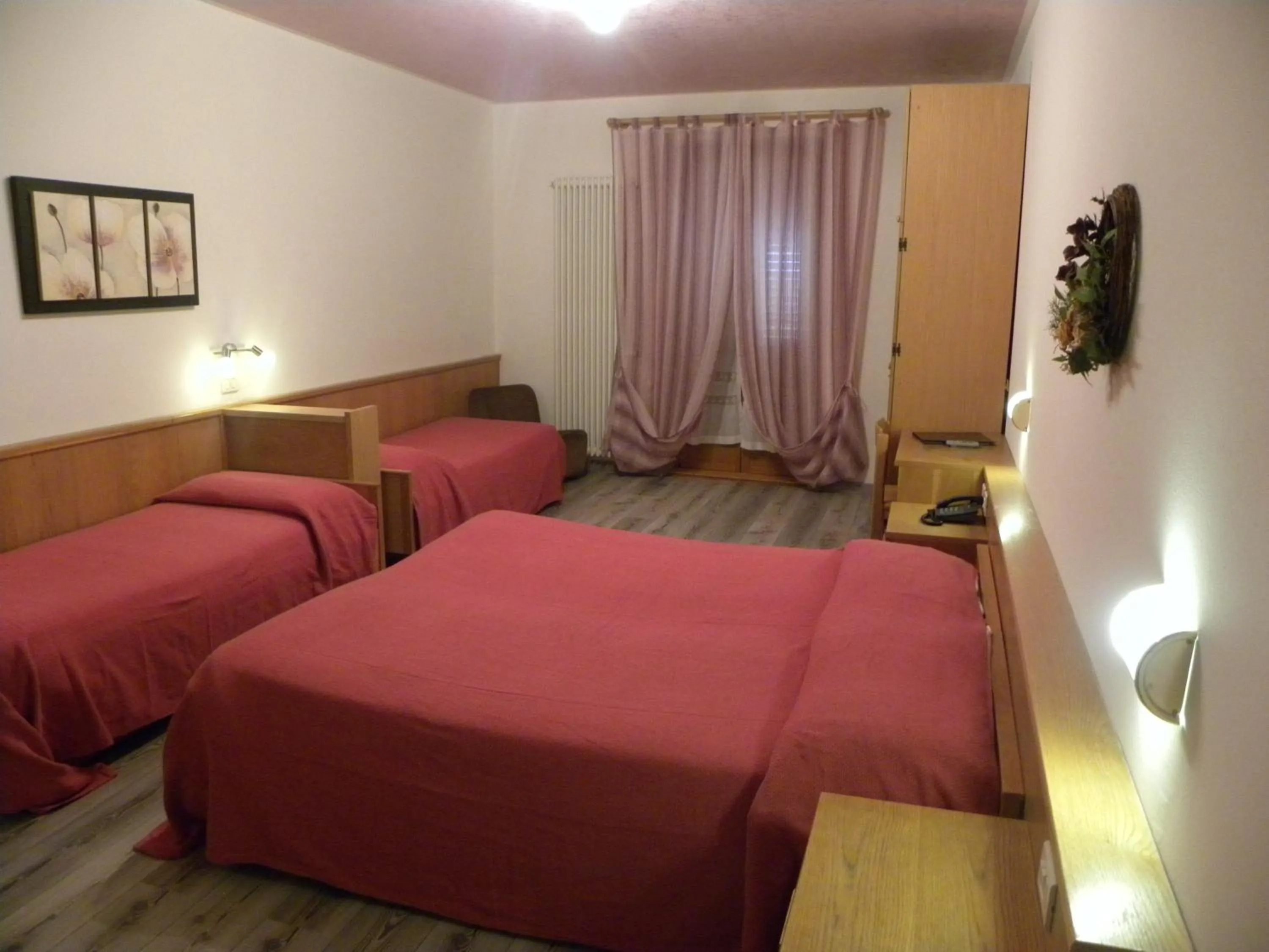 Photo of the whole room, Bed in Hotel Cova