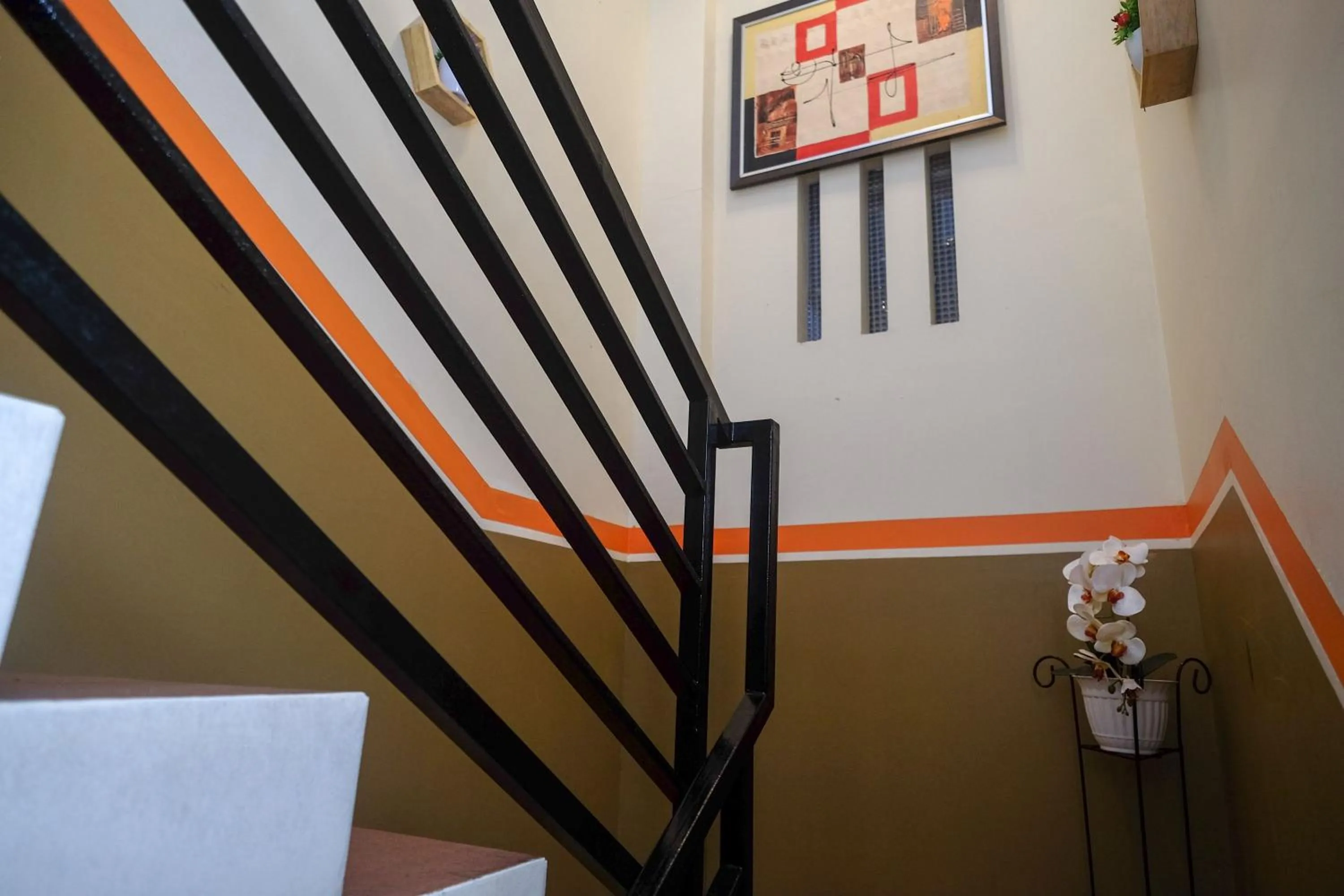 Decorative detail in RedDoorz near Jalan Wolter Monginsidi Manado