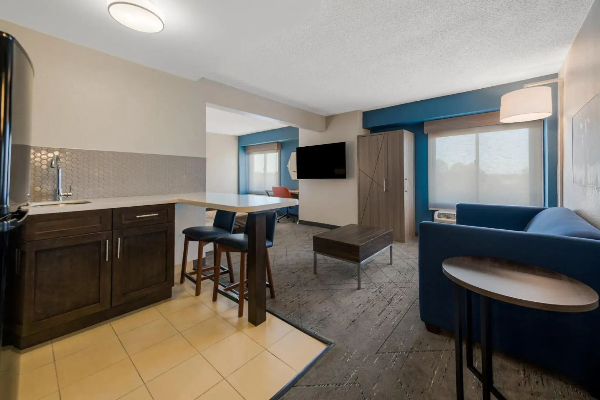 One-Bedroom King Suite in Holiday Inn Express Hotels- Hampton by IHG One-Bedroom King Suite in Holiday Inn Express Hotels- Hampton by IHG